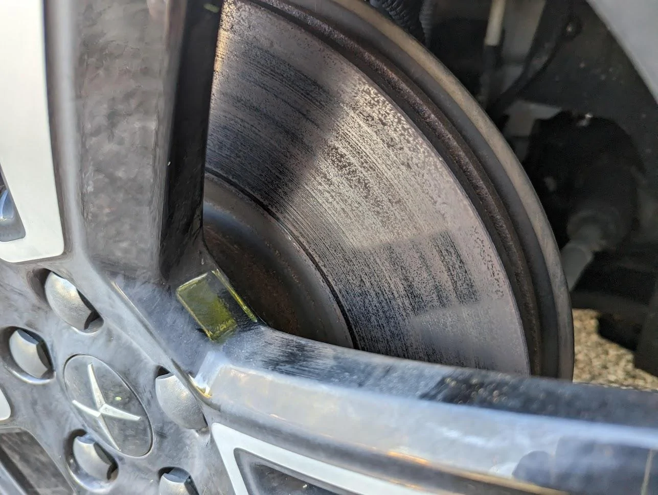 Rivian R1T R1S Brake pad wear? 8FBMvzVY0SAwUhIoDFyrLwW=w1287-h969-s-no?authuser=0