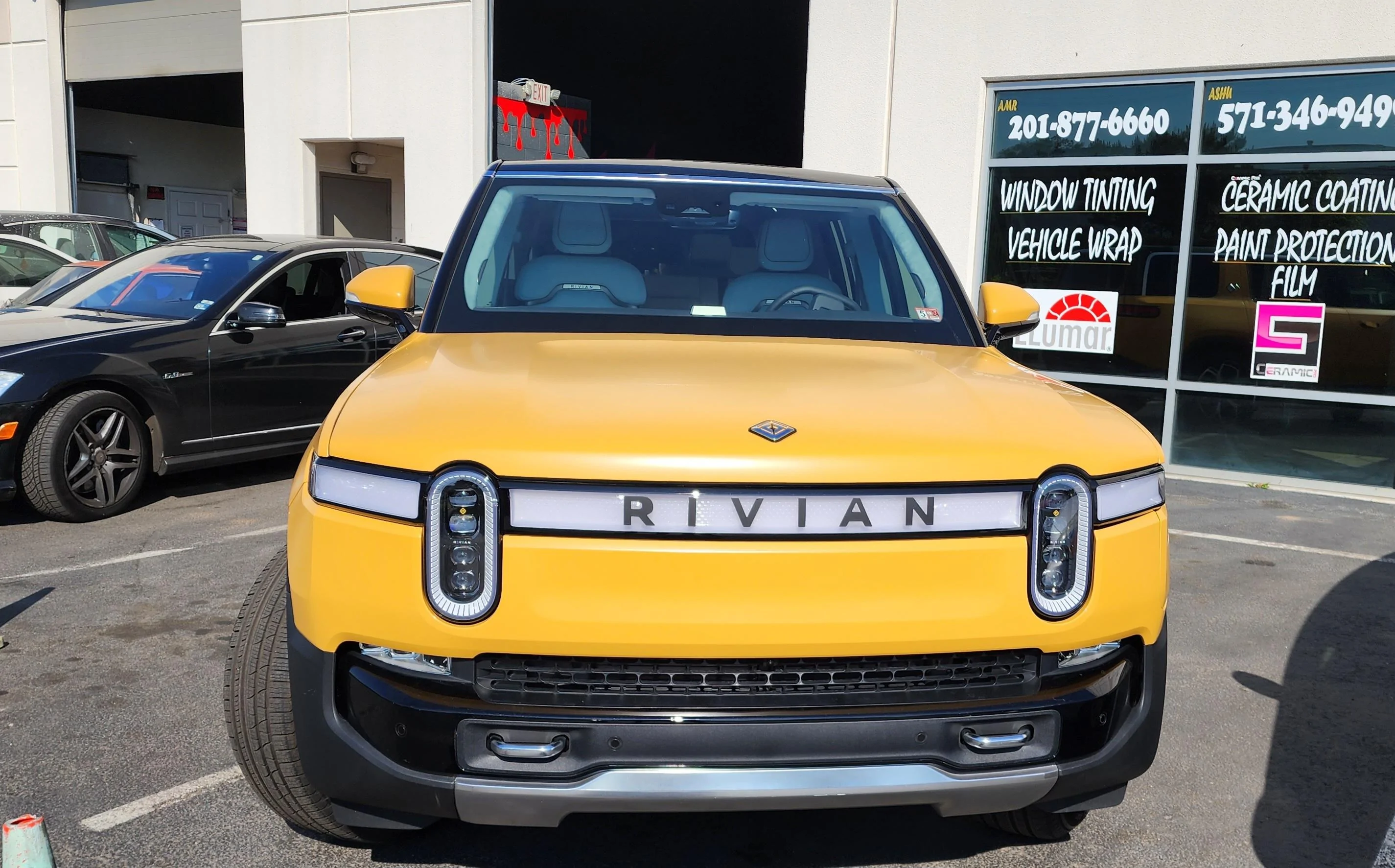 Rivian R1T R1S ? COMPASS YELLOW R1S  Photos 20230517_170206