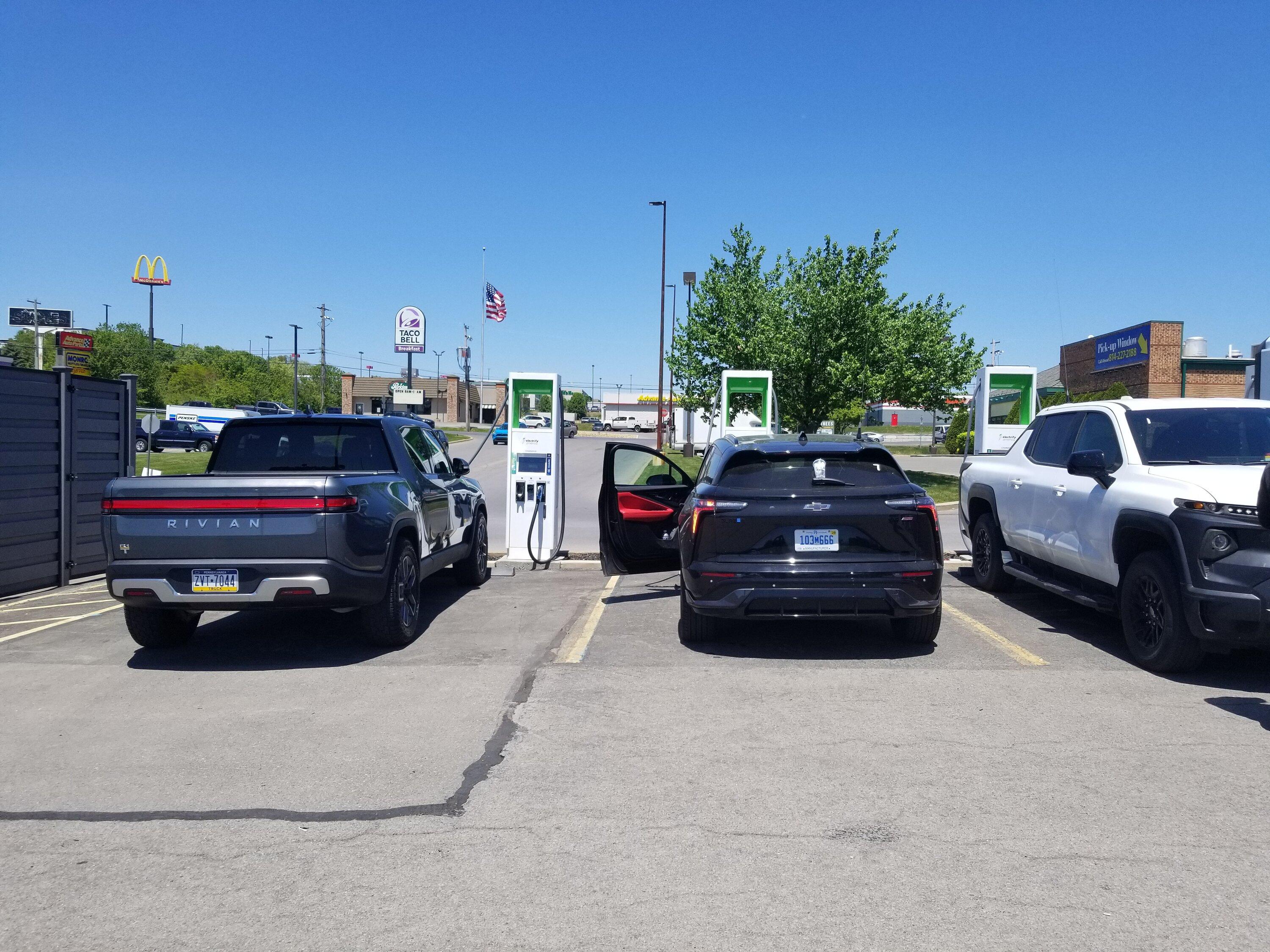 Rivian R1T R1S Entire Chevy fleet sighting 20230517_132207