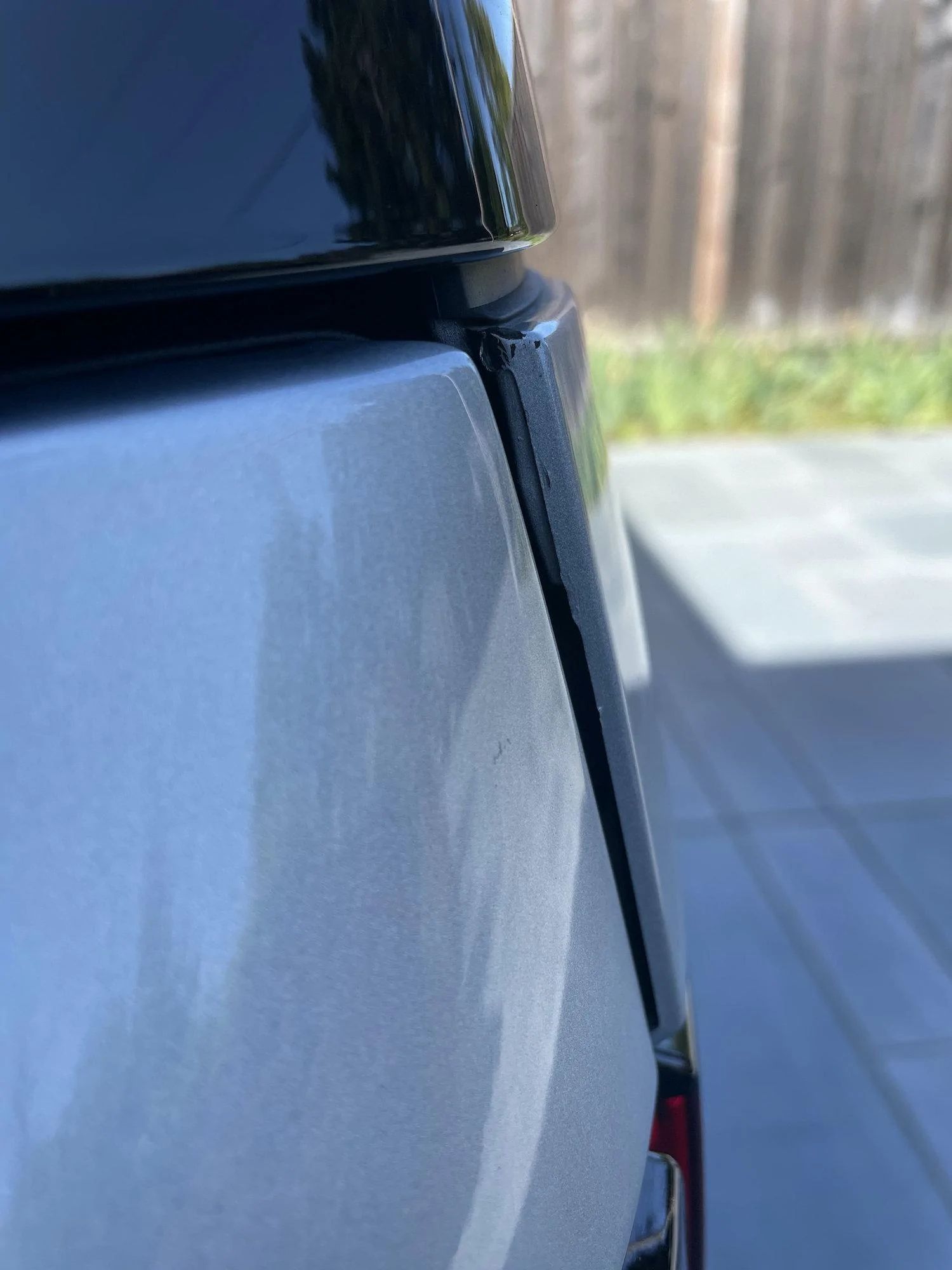 Rivian R1T R1S Paint defects on brand-new silver R1S RivianR1S-4
