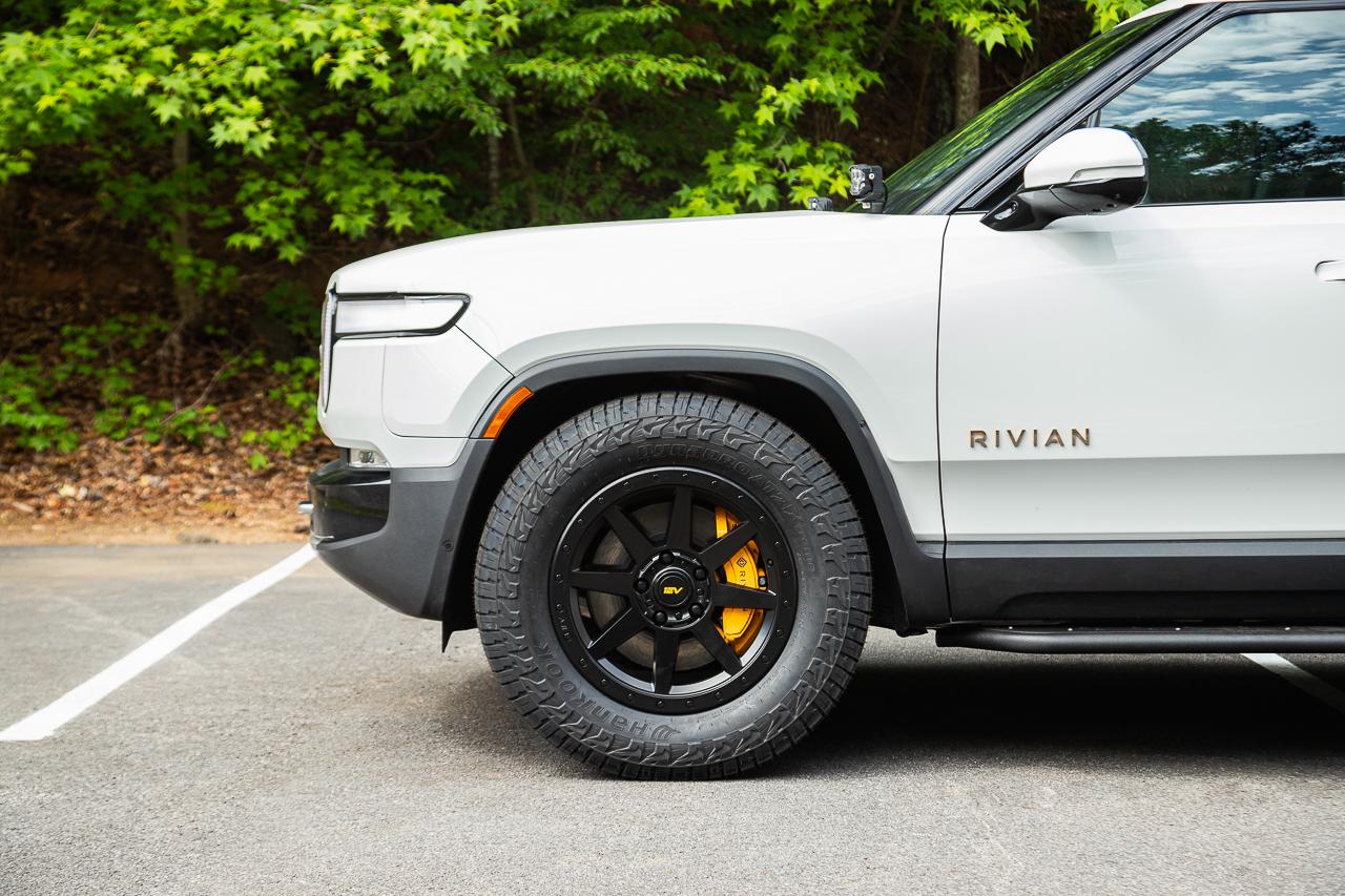 Rivian R1T R1S New Wheels Launched for Rivian R1T / R1S from Team 1EV - R1000 Adventure and R800 Compass 1ev-rivian-r1t-r1s-r800-satin-black-wheel-on-truck-2