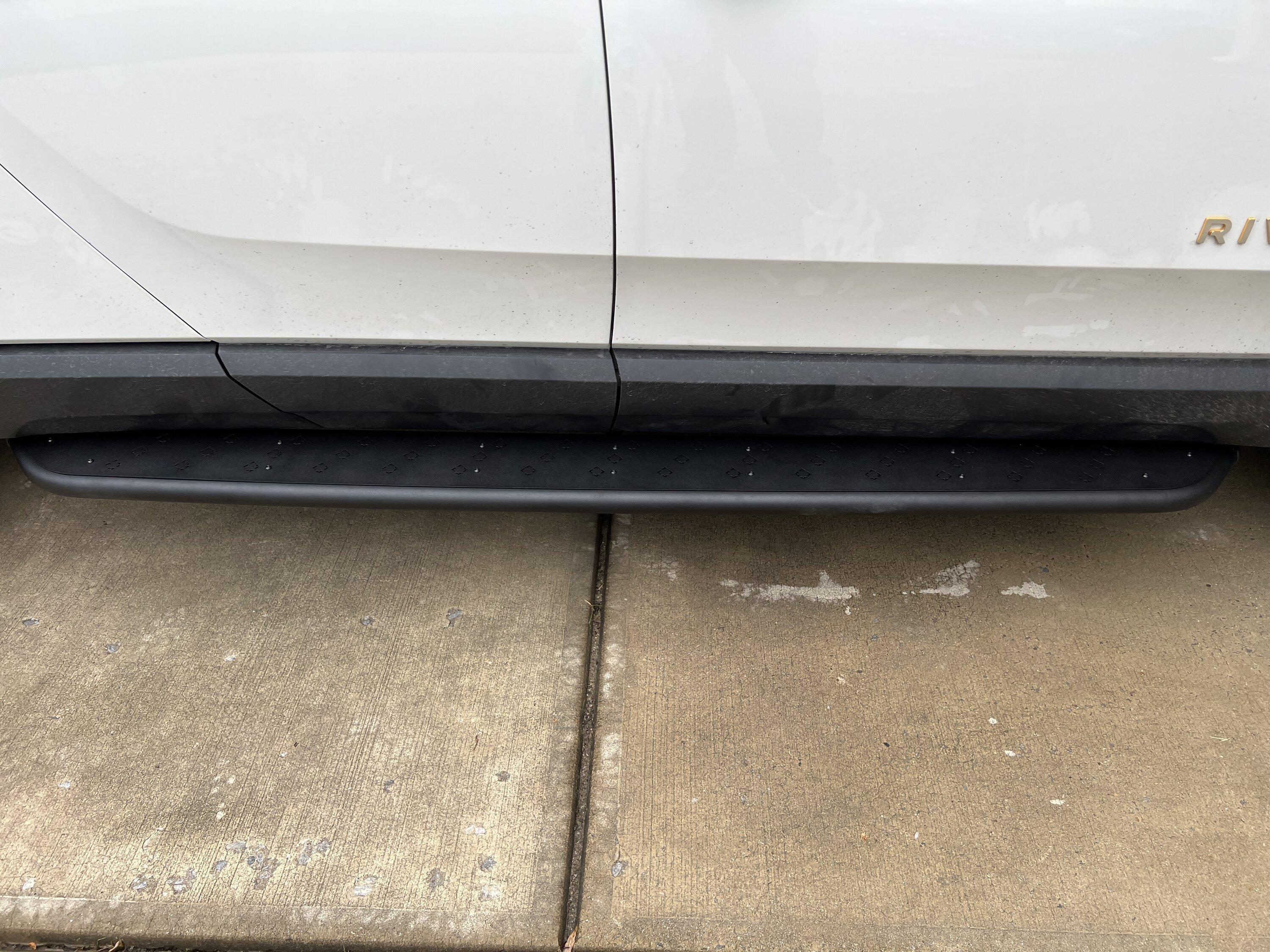 Rivian R1T R1S 1EV R1T Running Boards Installed IMG_4299