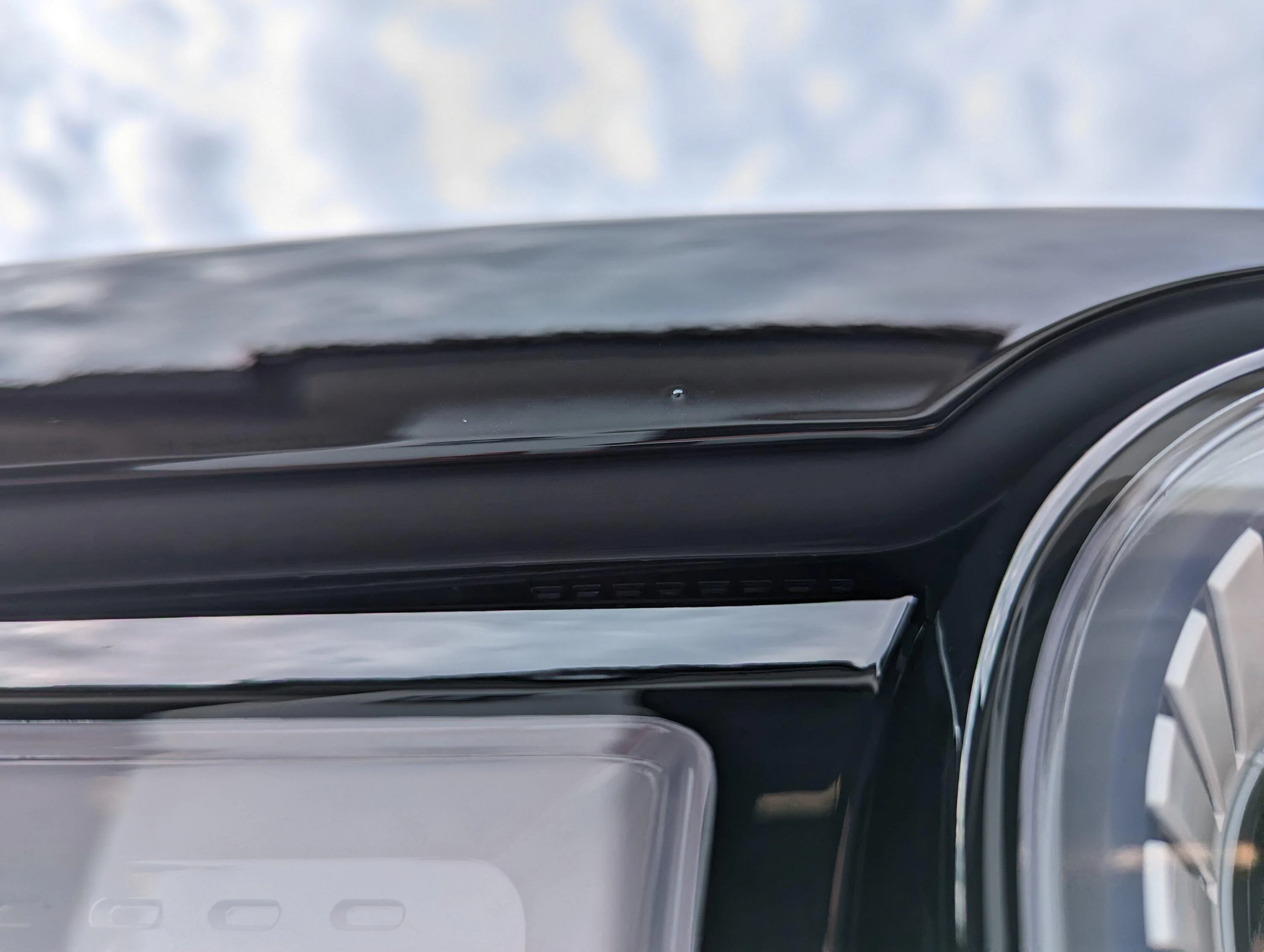 Rivian R1T R1S Bubble in clear coat. PXL_20230521_215959379