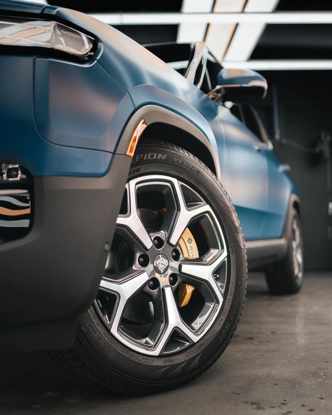 Rivian R1T R1S RIVIAN BLUE Rivian Photos 347372003_262077012995792_6815557363502319995_n