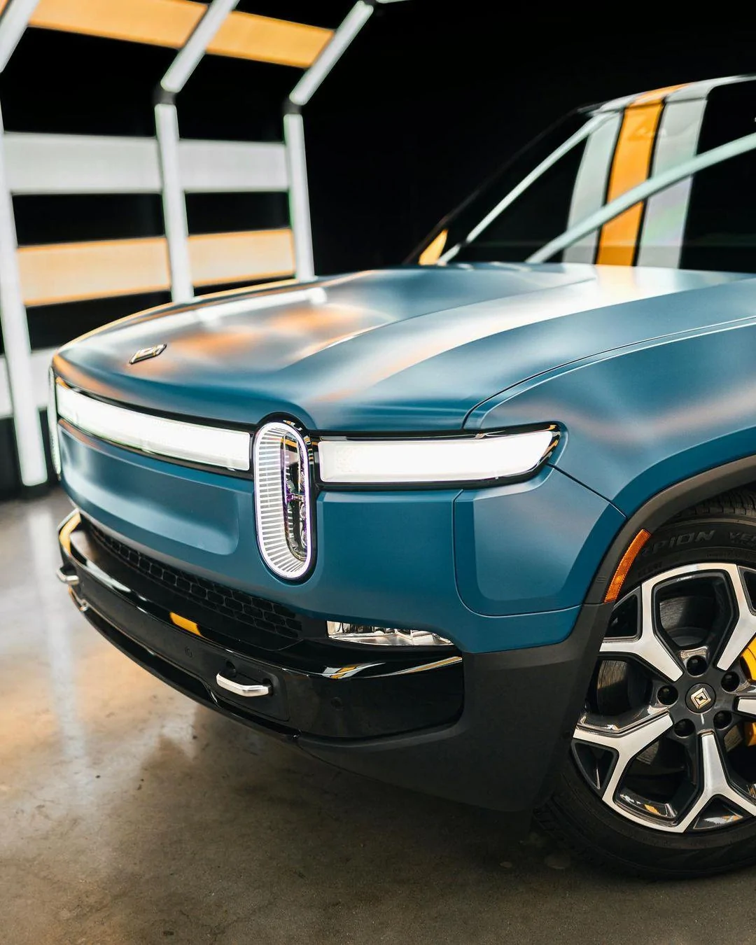 Rivian R1T R1S RIVIAN BLUE Rivian Photos 348259452_1418804775620987_7294727720289175774_n