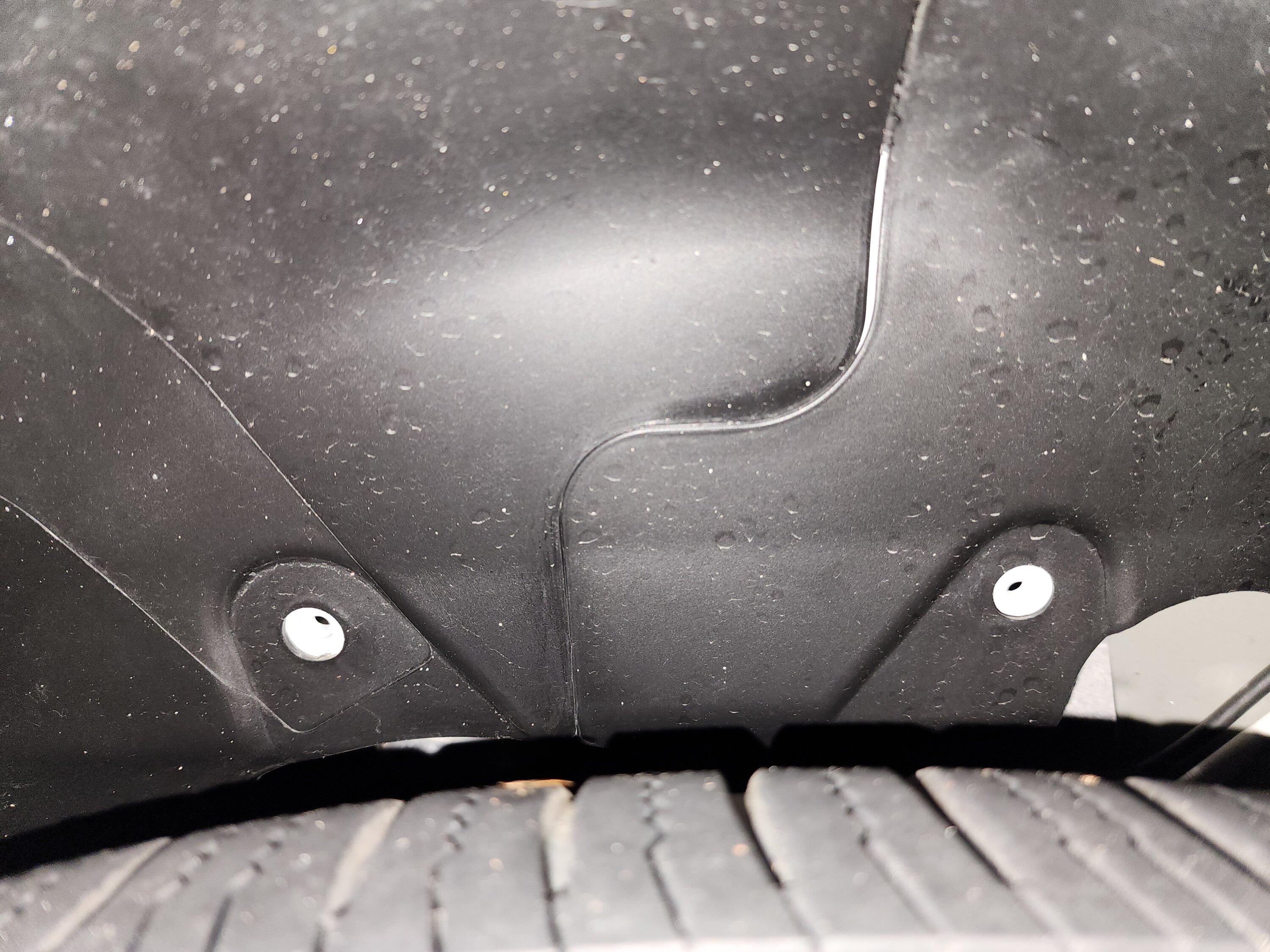 Rivian R1T R1S Kneel mode issues/potential for damage 20230522_212056