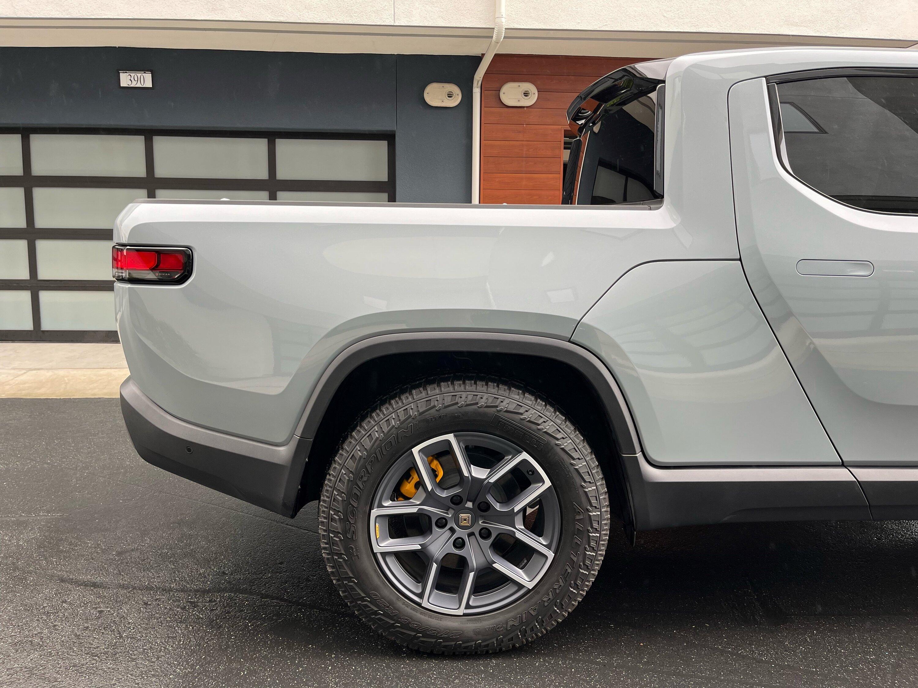 Rivian R1T R1S Limestone R1T Adventure/ATs - $79,000 2