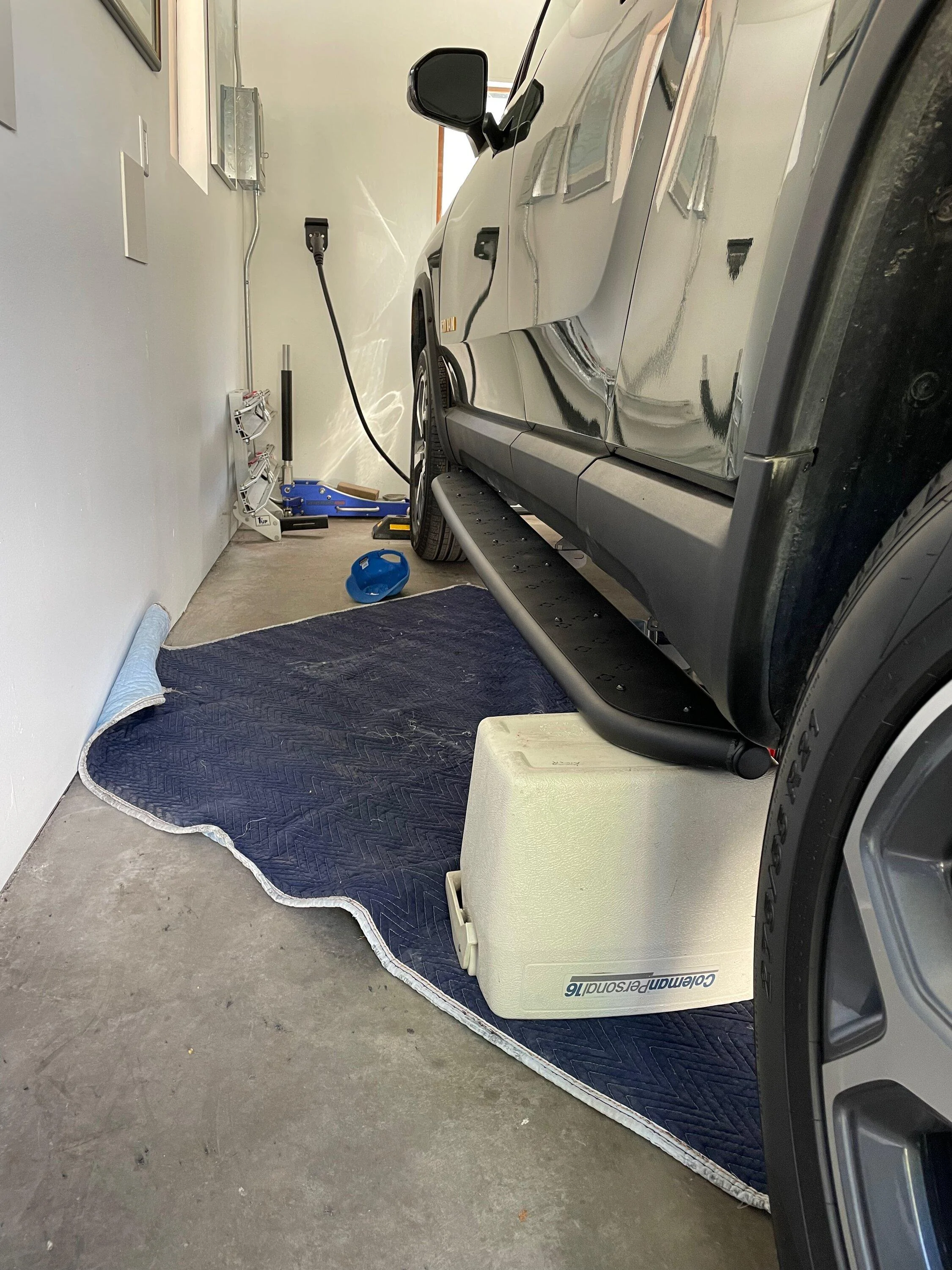 Rivian R1T R1S Master Thread:  Review of the EV Sportline RMaxx Running Boards/Sliders (from Team 1EV) IMG_3149