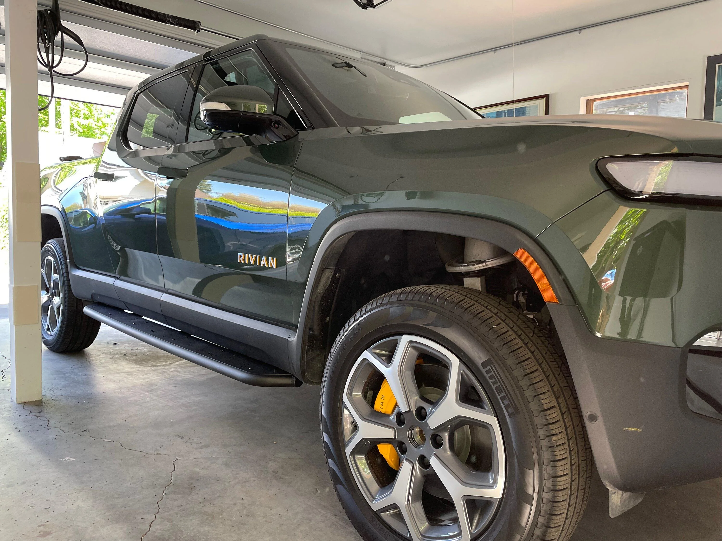Rivian R1T R1S Master Thread:  Review of the EV Sportline RMaxx Running Boards/Sliders (from Team 1EV) IMG_3151