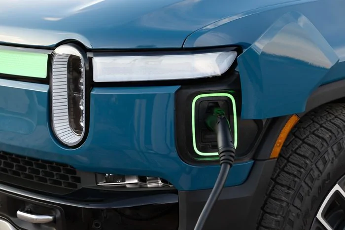 Rivian R1T R1S WSJ R1S Review im-777974?width=700&height=466