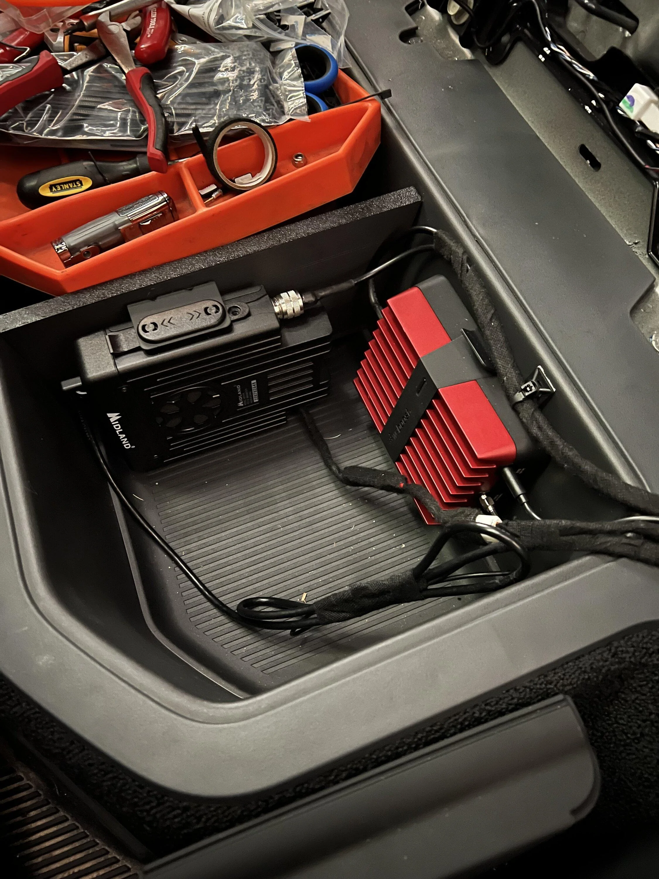Rivian R1T R1S R1T - anyone pass a cable from the Cab into the pickup bed or through firewall? IMG_2730