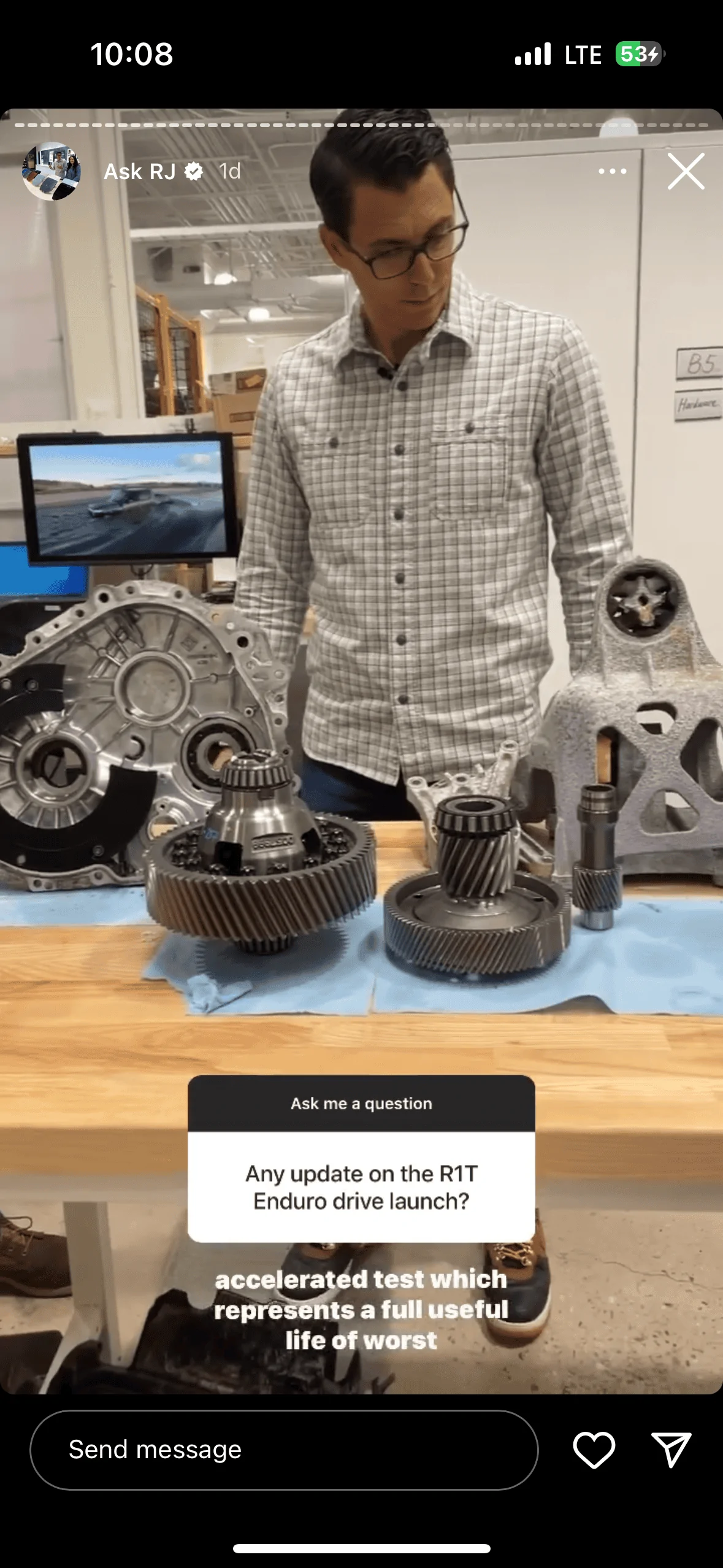 Rivian R1T R1S Differences between Dual-Motor AWD, Performance Dual-Motor AWD, Quad-Motor AWD : Drive mode, ride height, badging details -- posted by Rivian IMG_2567
