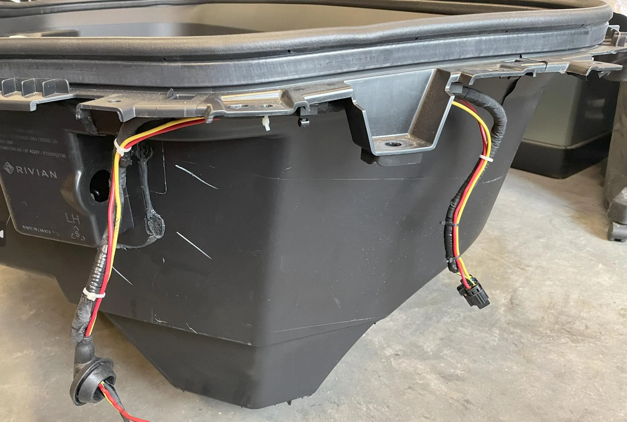 Rivian R1T R1S Rivian updates website: Two 12v outlets now (none in frunk) for R1T new wires 3