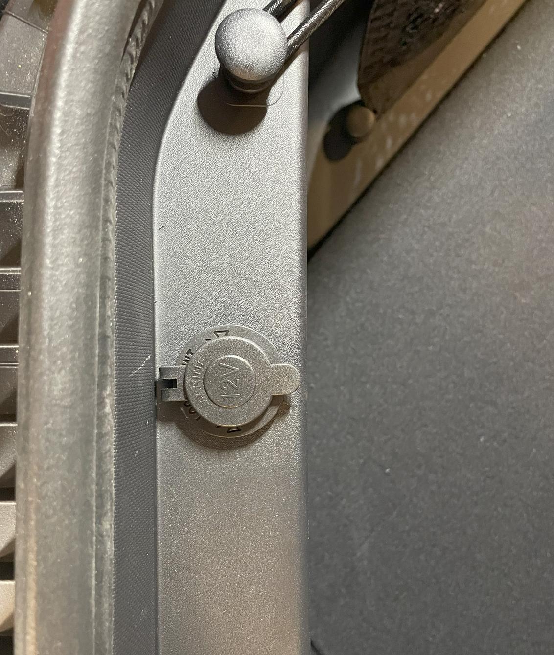 Rivian R1T R1S Rivian updates website: Two 12v outlets now (none in frunk) for R1T new wires 5