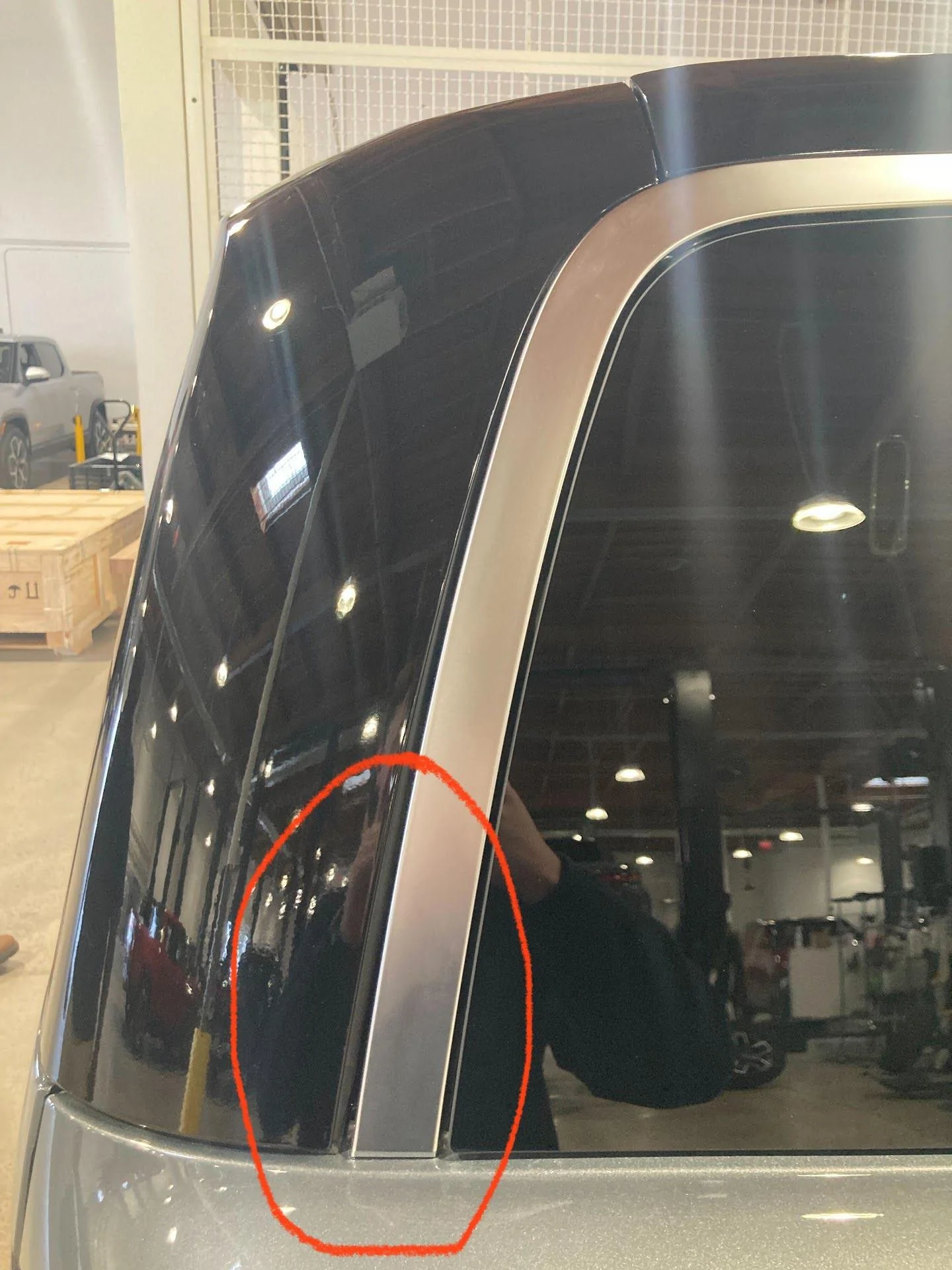 Rivian R1T R1S Rear Window Trim Sticking Out on Both Sides 123_1