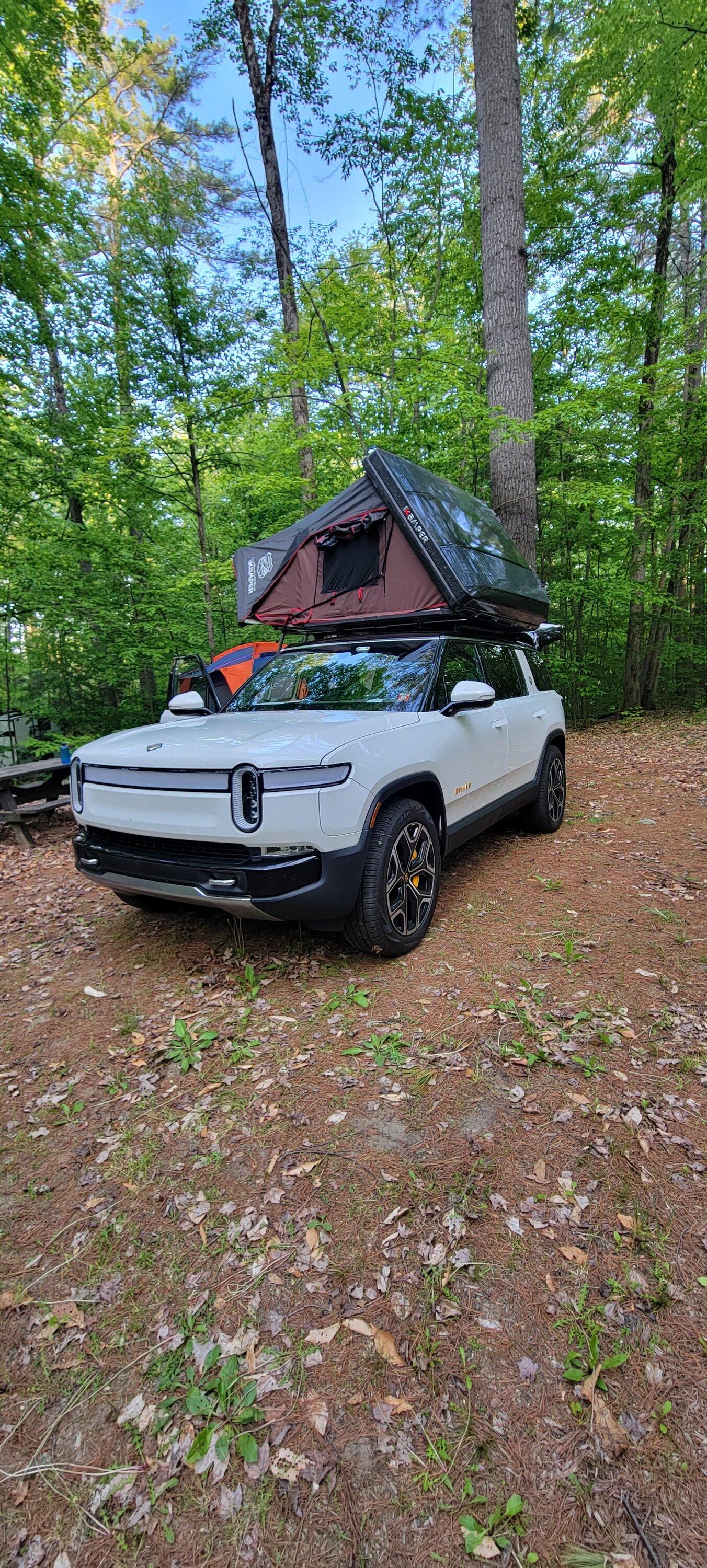 Rivian R1T R1S ? GLACIER WHITE R1S  Photos 20230527_185232