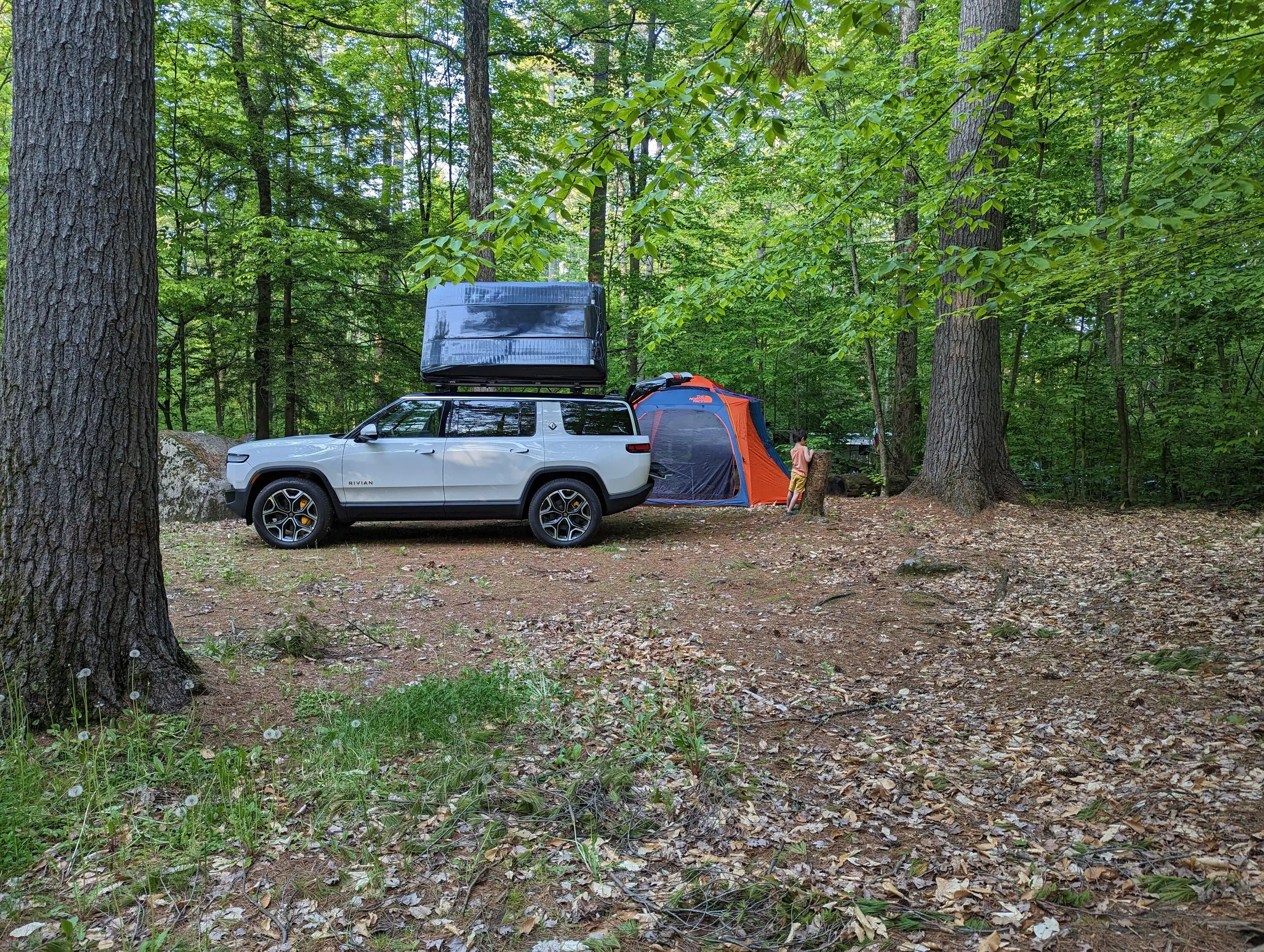 Rivian R1T R1S ? GLACIER WHITE R1S  Photos PXL_20230527_224624709
