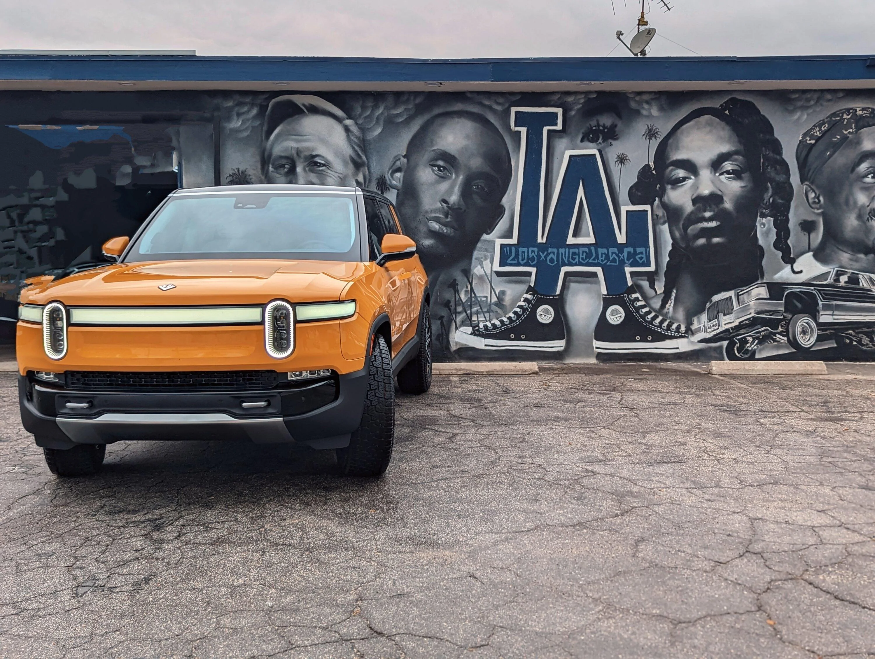 Rivian R1T R1S Picked Up Our Compass Yellow R1S PXL_20230531_173251215.PORTRAIT~2