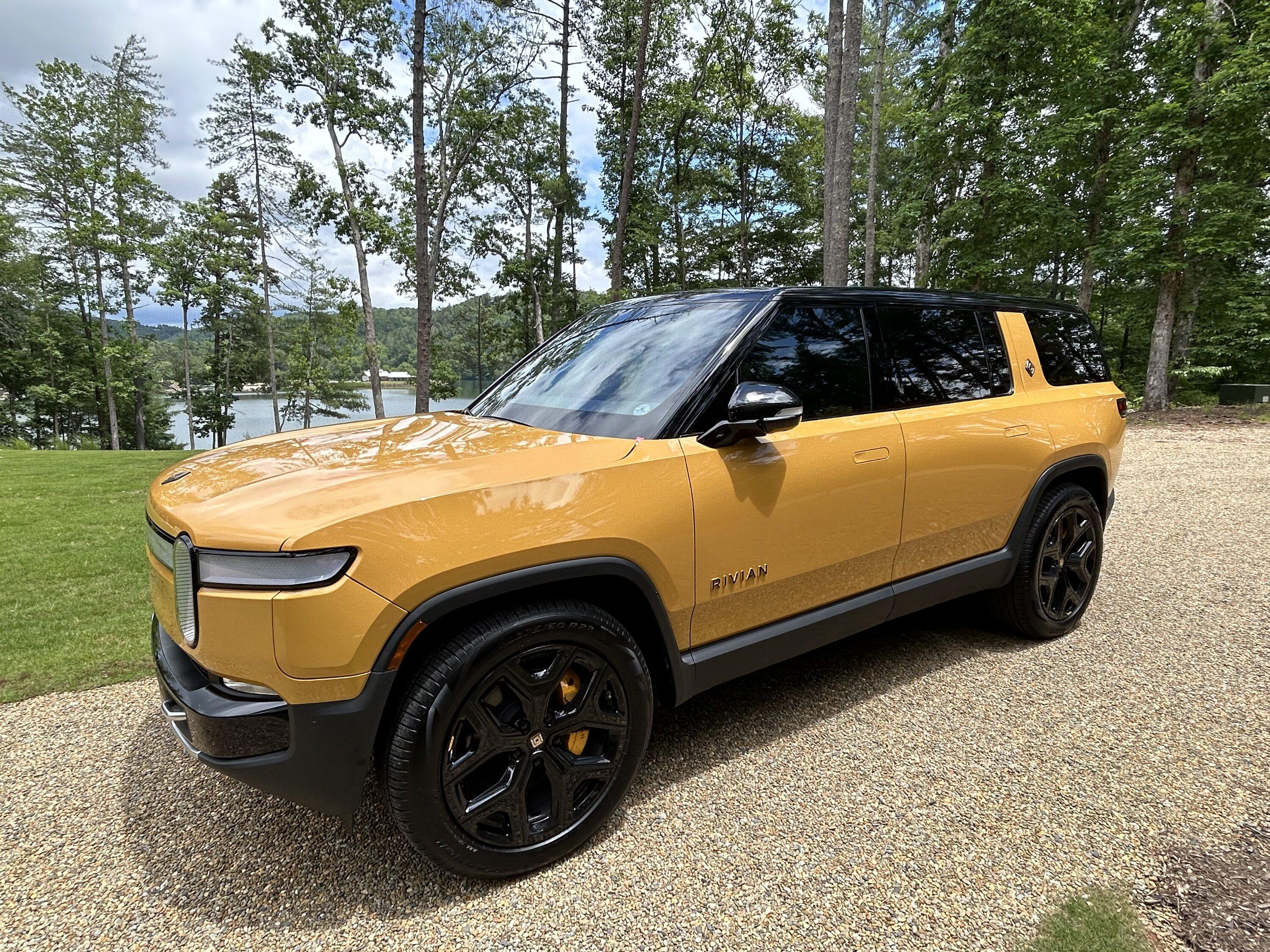 Rivian R1T R1S ? COMPASS YELLOW R1S  Photos IMG_5948