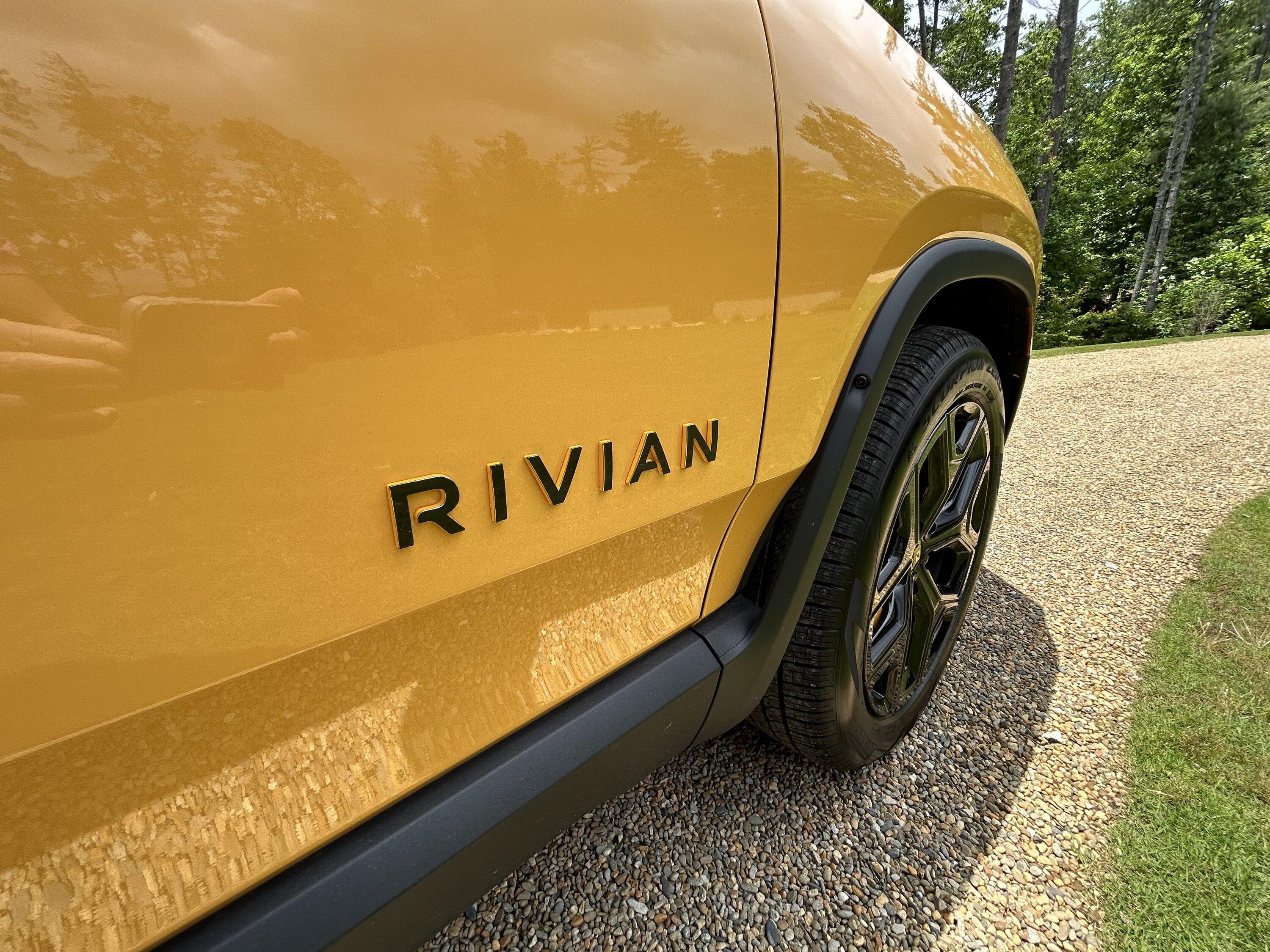 Rivian R1T R1S ? COMPASS YELLOW R1S  Photos IMG_5947