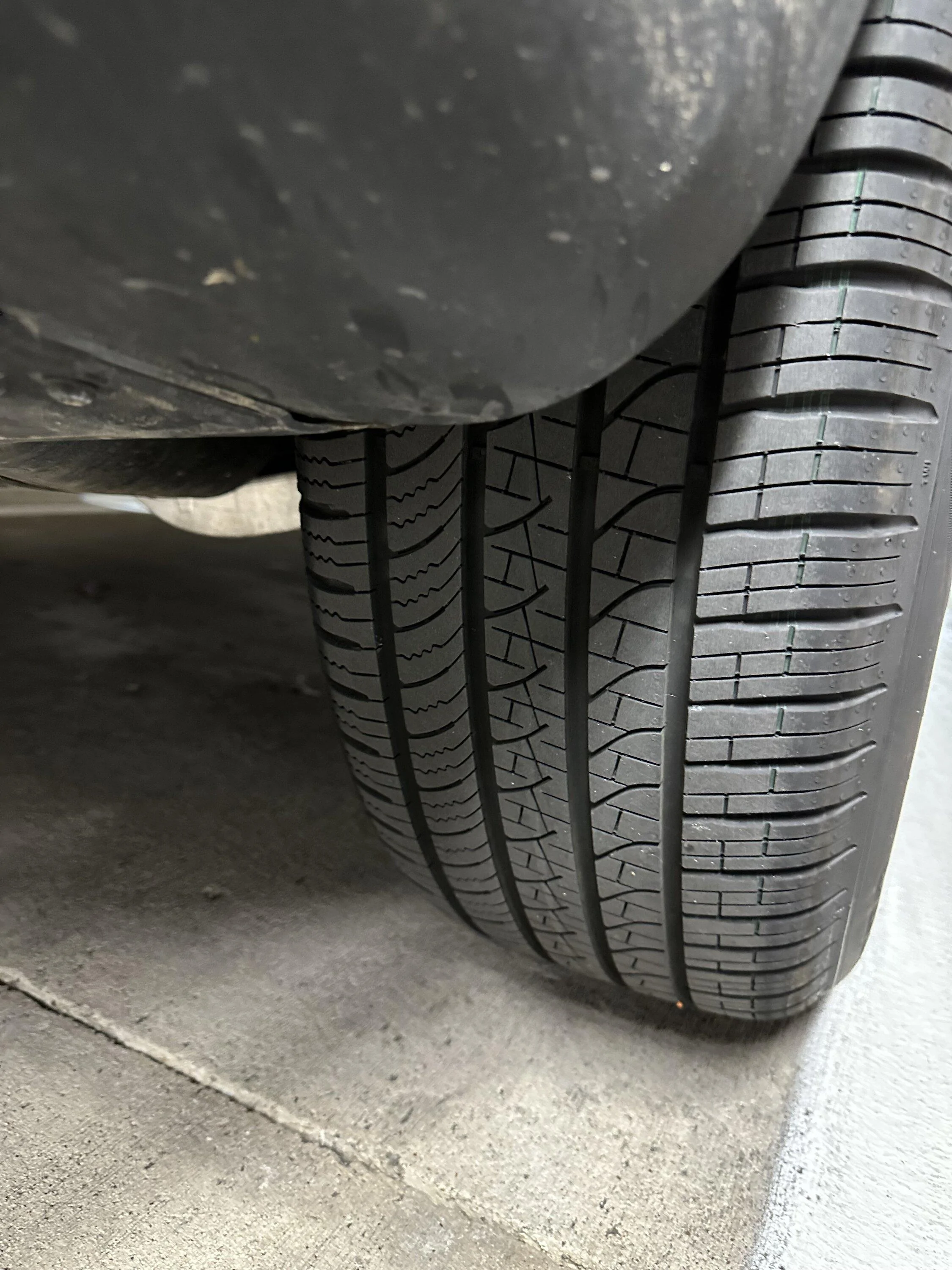 Rivian R1T R1S FS - 22” sport brights - set of 5 (DFW) - $3200 - considering parting out IMG_2196