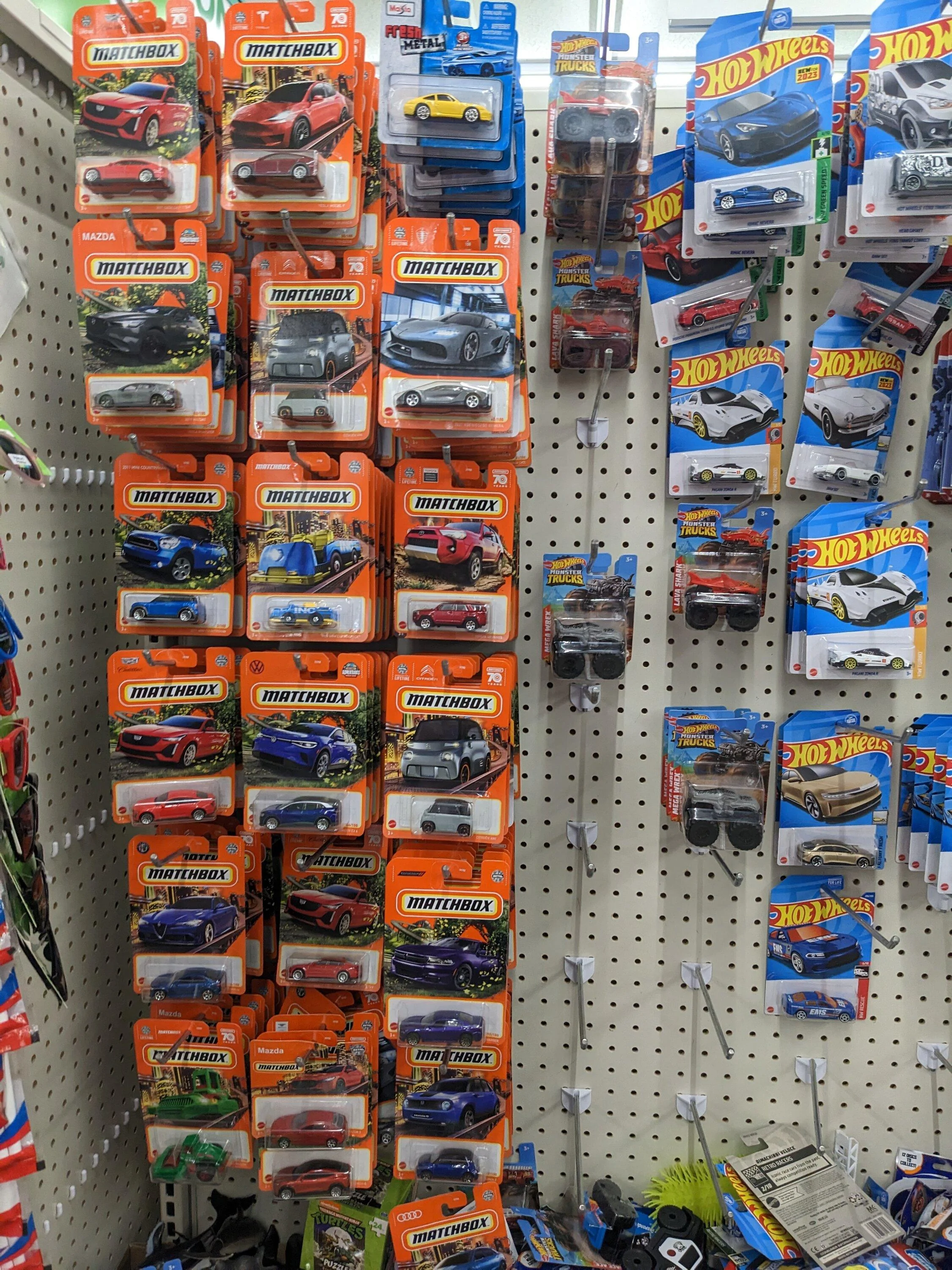 Rivian R1T R1S Matchbox Rivian R1T is Released! PXL_20230603_170552534