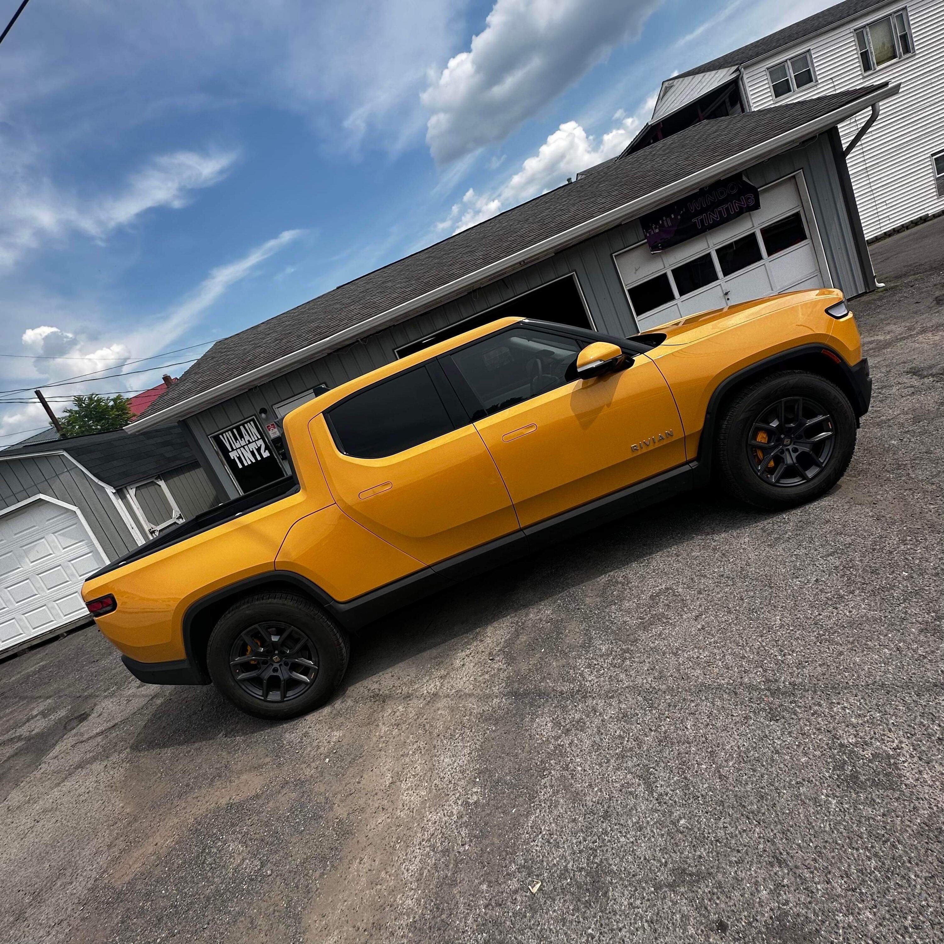 Rivian R1T R1S COMPASS YELLOW R1T Photos IMG_0886