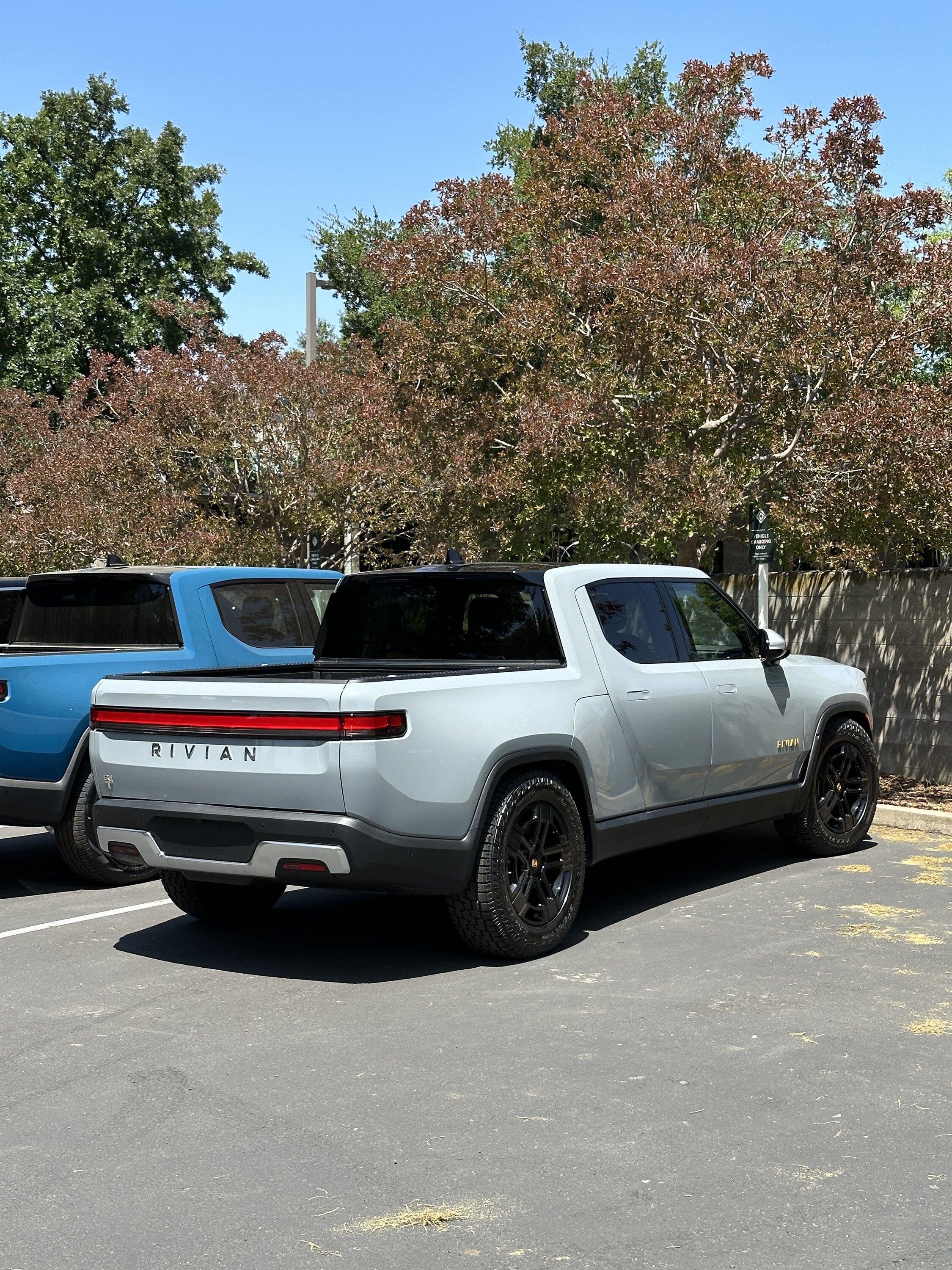 Rivian R1T R1S Second Attempt - Fast shop access! IMG_1231.JPG