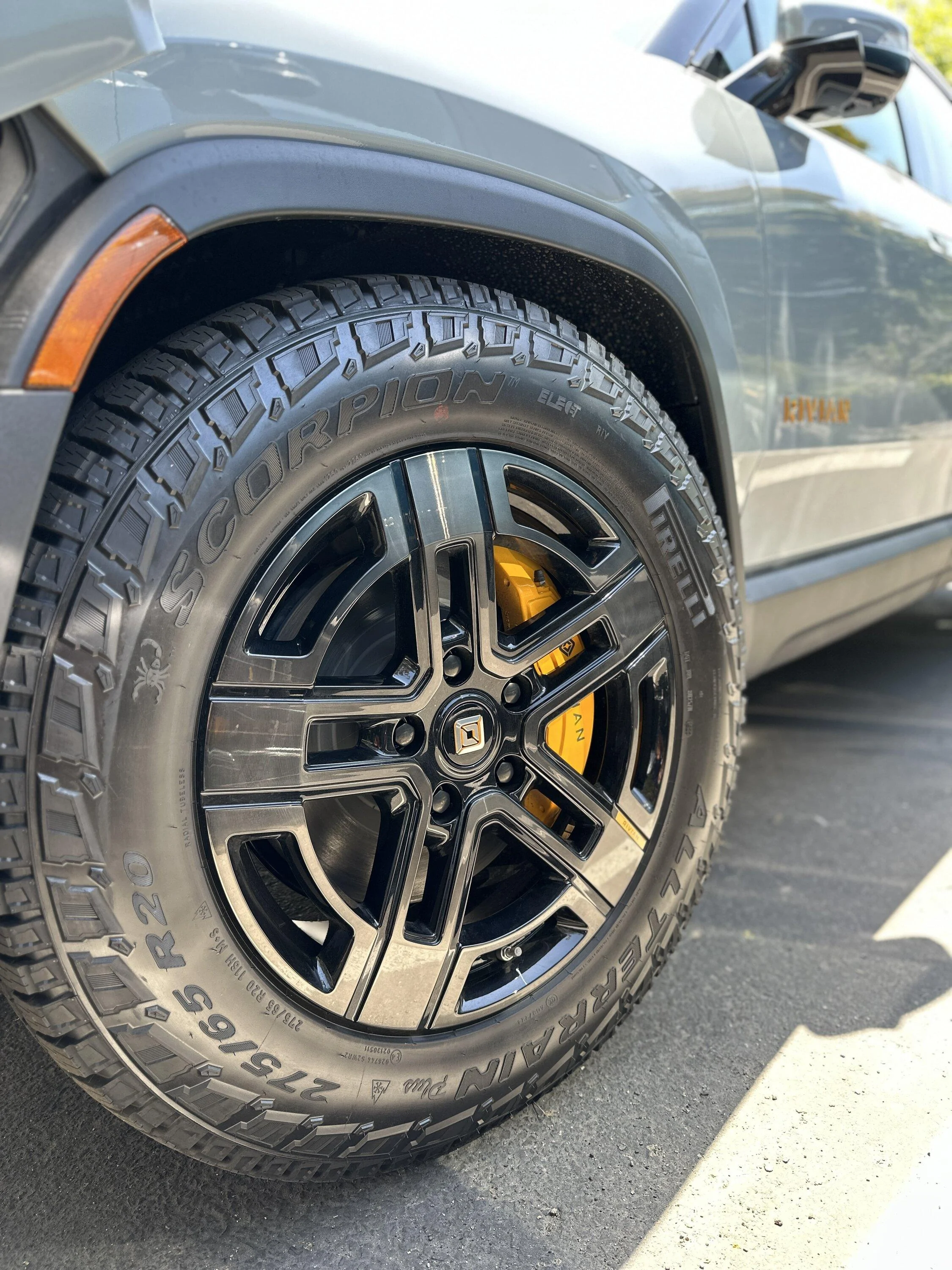 Rivian R1T R1S Second Attempt - Fast shop access! IMG_1234