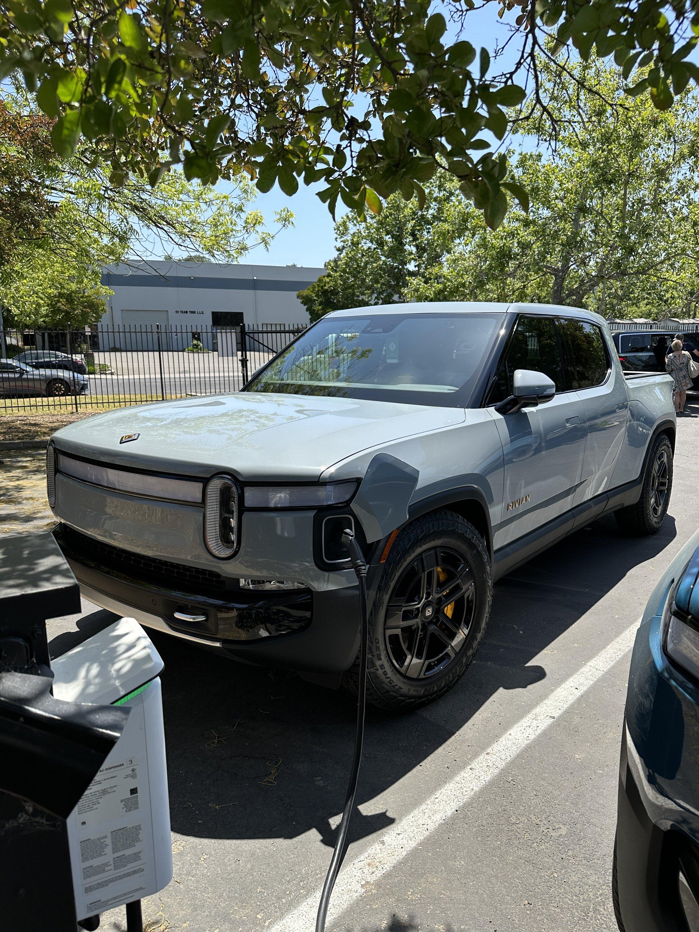 Rivian R1T R1S Second Attempt - Fast shop access! IMG_1239.JPG