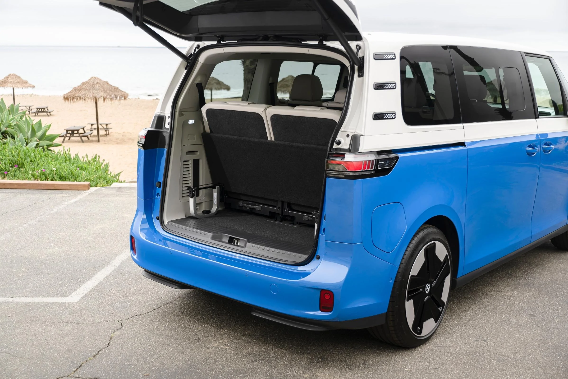 Rivian R1T R1S VW ID.Buzz 3-row reveal, plus camper LIPMAN_JL91474