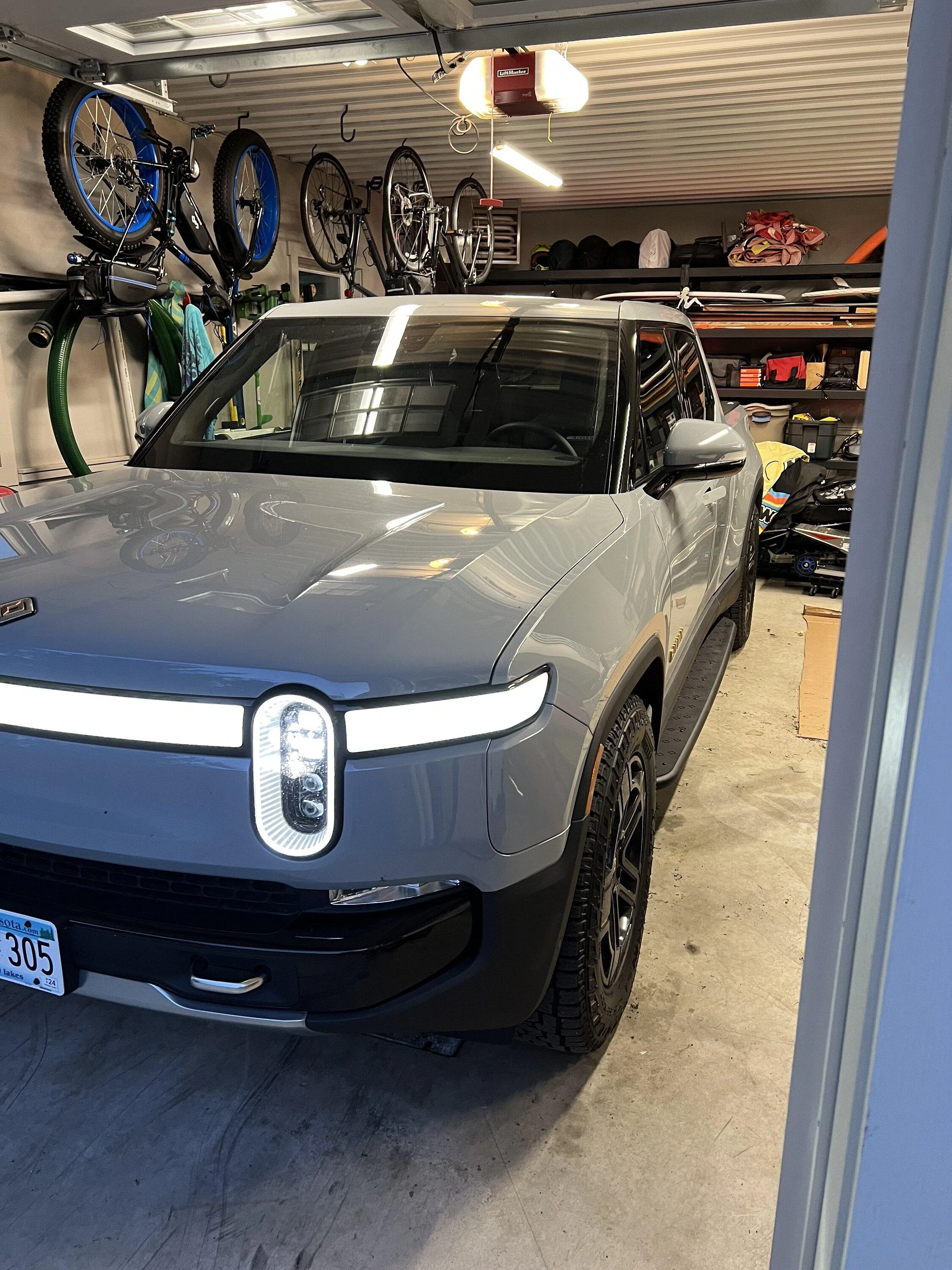Rivian R1T R1S Introducing RMaxx Running Boards & Rock Sliders for Rivian R1T / R1S from Team 1EV IMG_1918