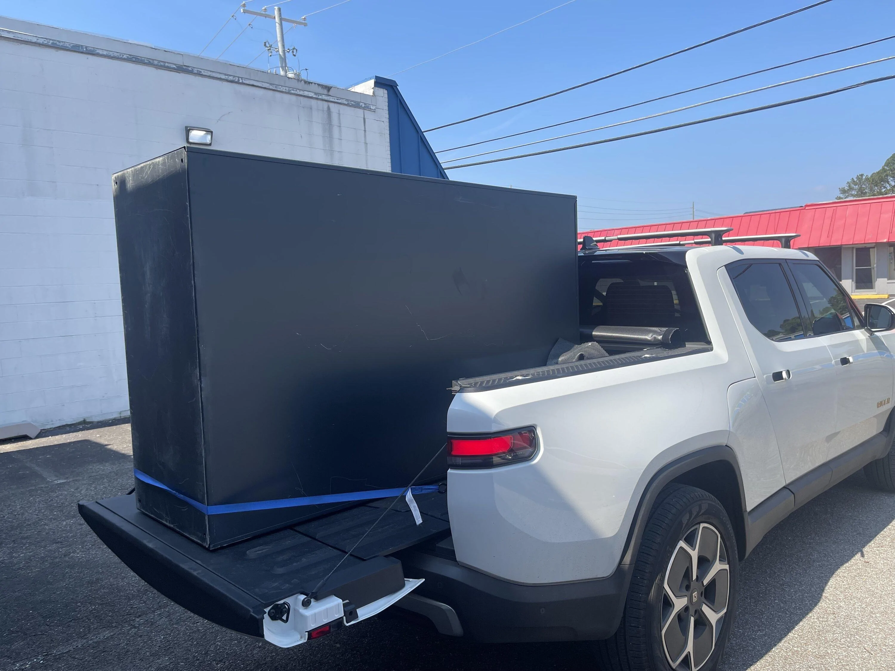 Rivian R1T R1S Drywall sheets?  No problem.  R1T can fit a bunch of 4x8 material with ease. IMG_1805