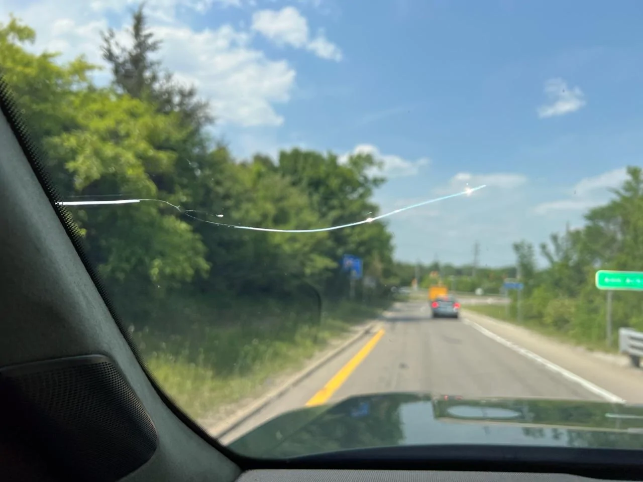 Rivian R1T R1S Windshield venting IMG_4221