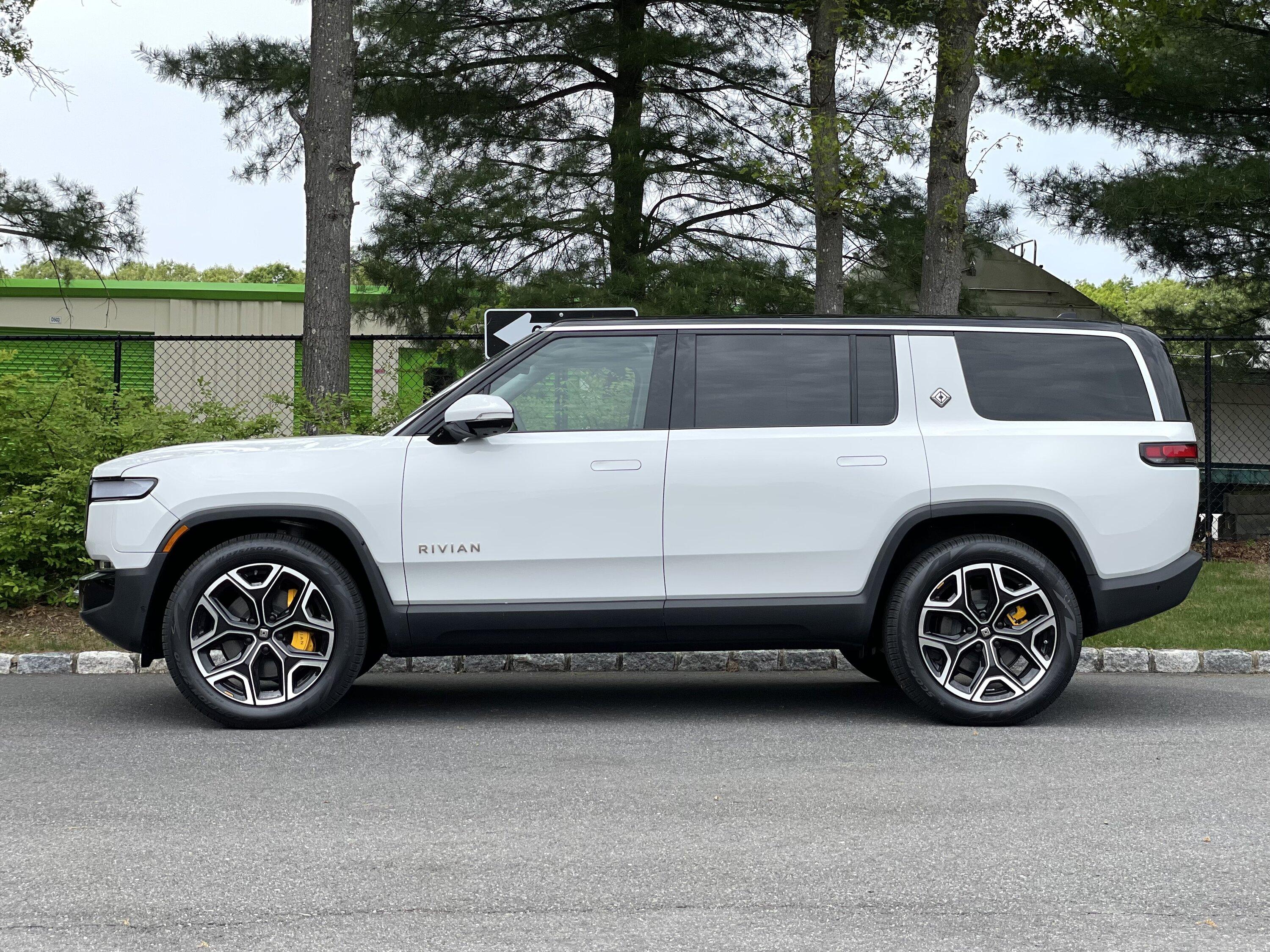 Rivian R1T R1S For Sale R1S Launch Edition - Glacier White / Ocean Coast / 22” Sport Bright - NYC Long Island Area 4f3d64e50161880fac9ccec97235bacf