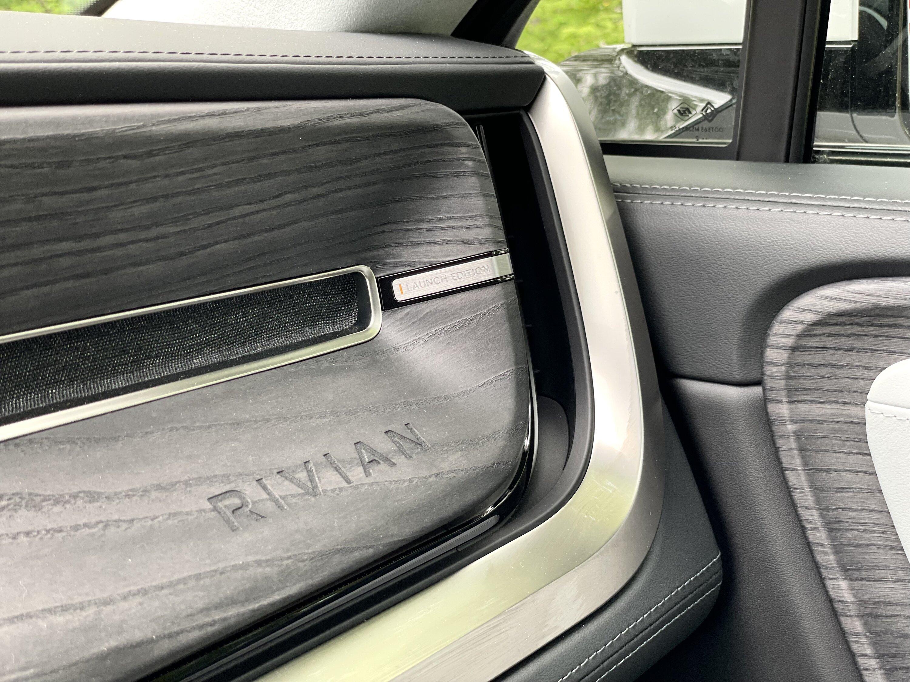 Rivian R1T R1S For Sale R1S Launch Edition - Glacier White / Ocean Coast / 22” Sport Bright - NYC Long Island Area f28dd892a1c57bf71f06ec418e420b81