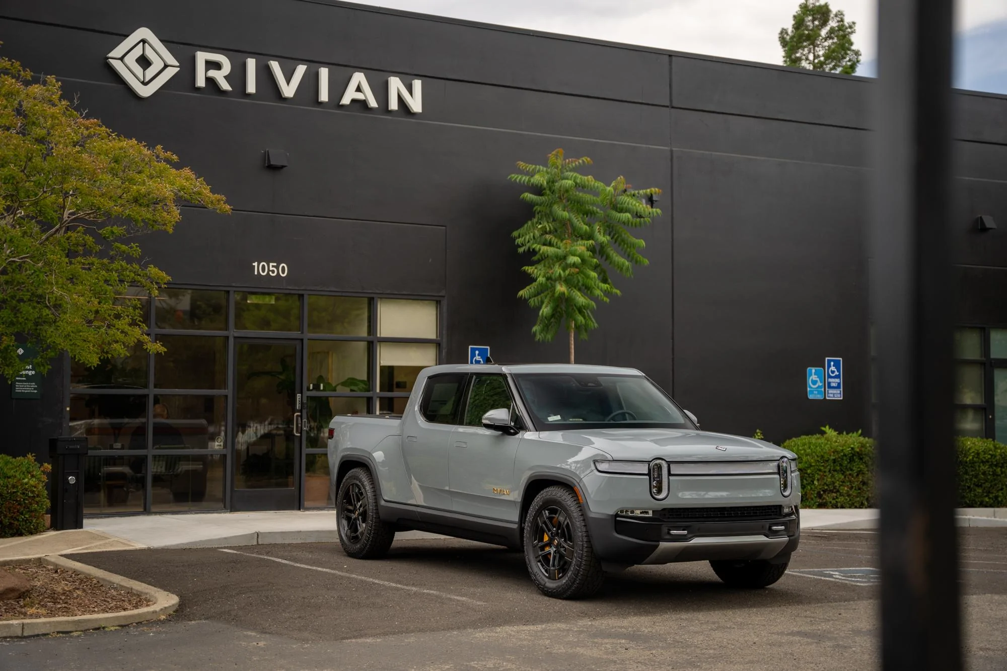 Rivian R1T R1S Second Attempt - Fast shop access! DSC07369