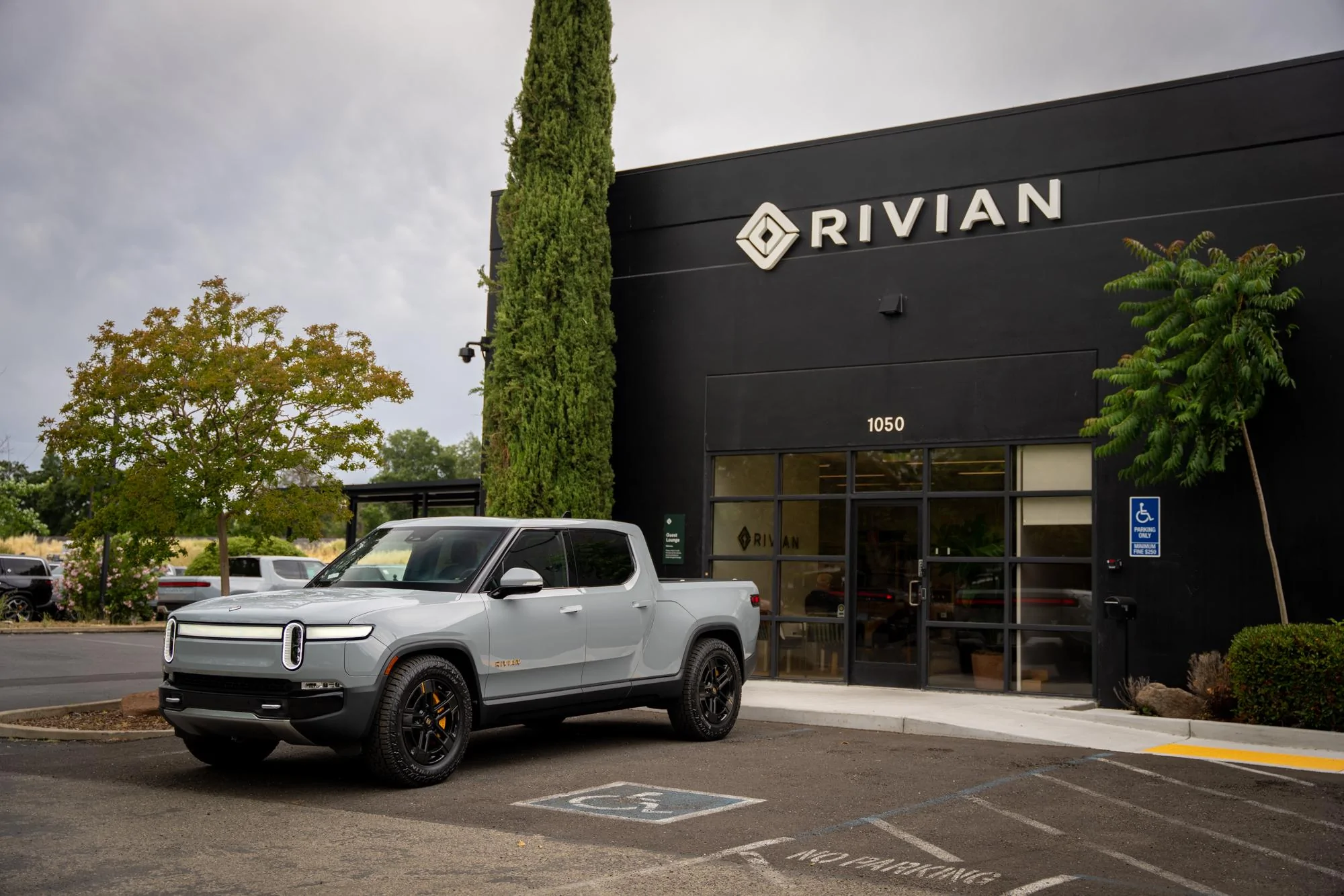 Rivian R1T R1S Second Attempt - Fast shop access! DSC07347