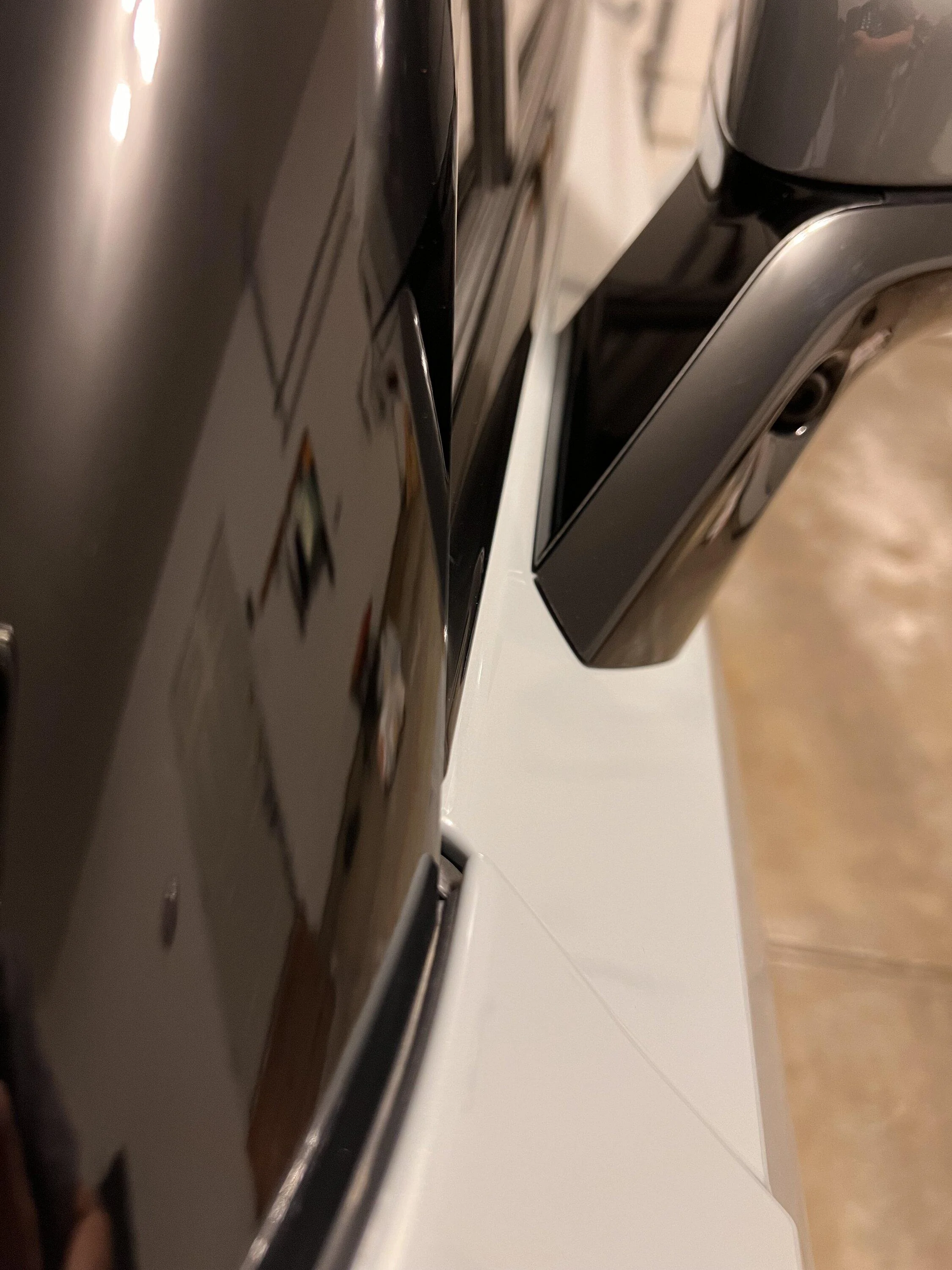 Rivian R1T R1S R1S misaligned lift gate(s) - gaps and assembly issues IMG_8220