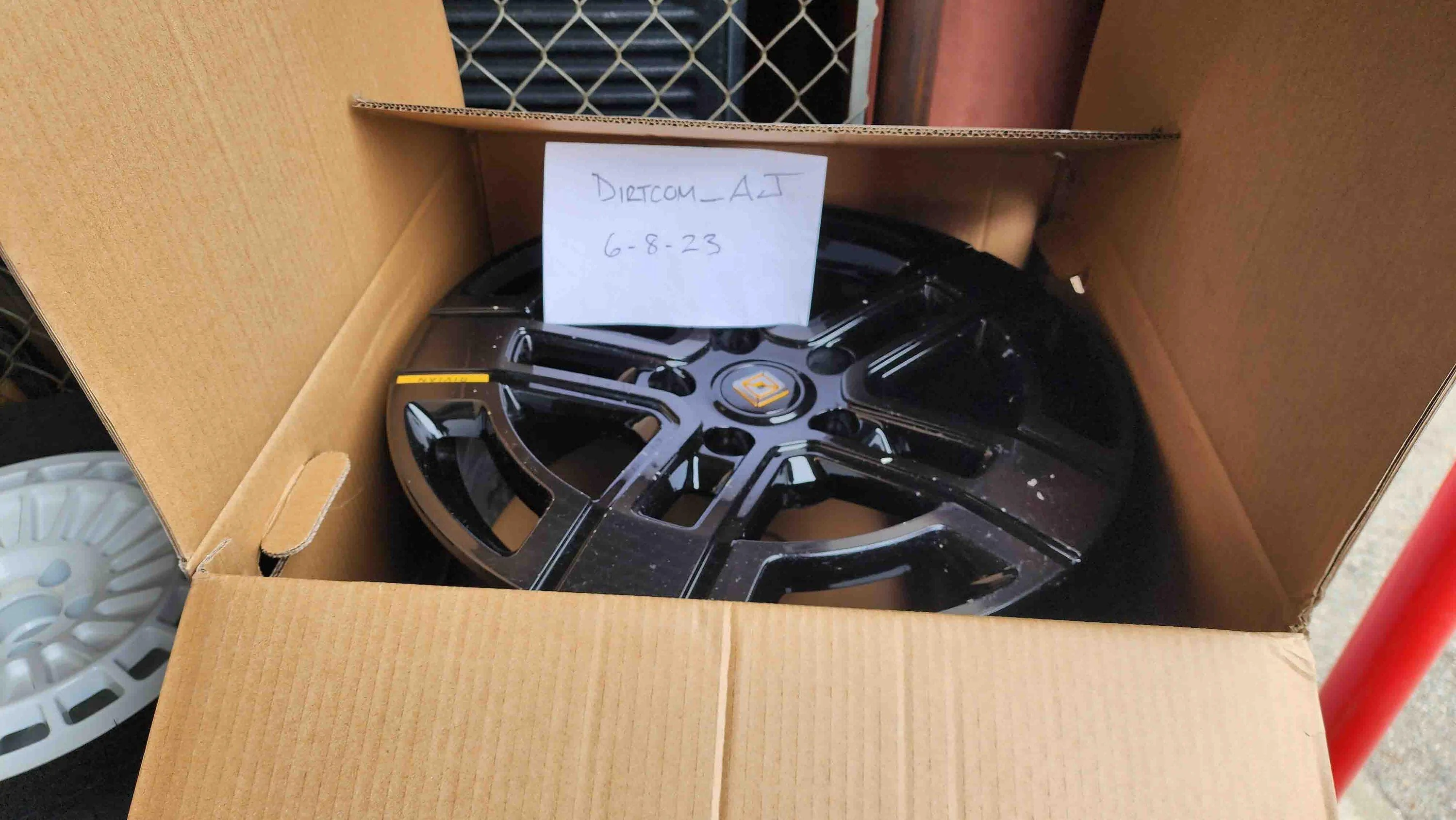 Rivian R1T R1S FS- 20" Dark Wheels (discounted/scratched) x2 Dark