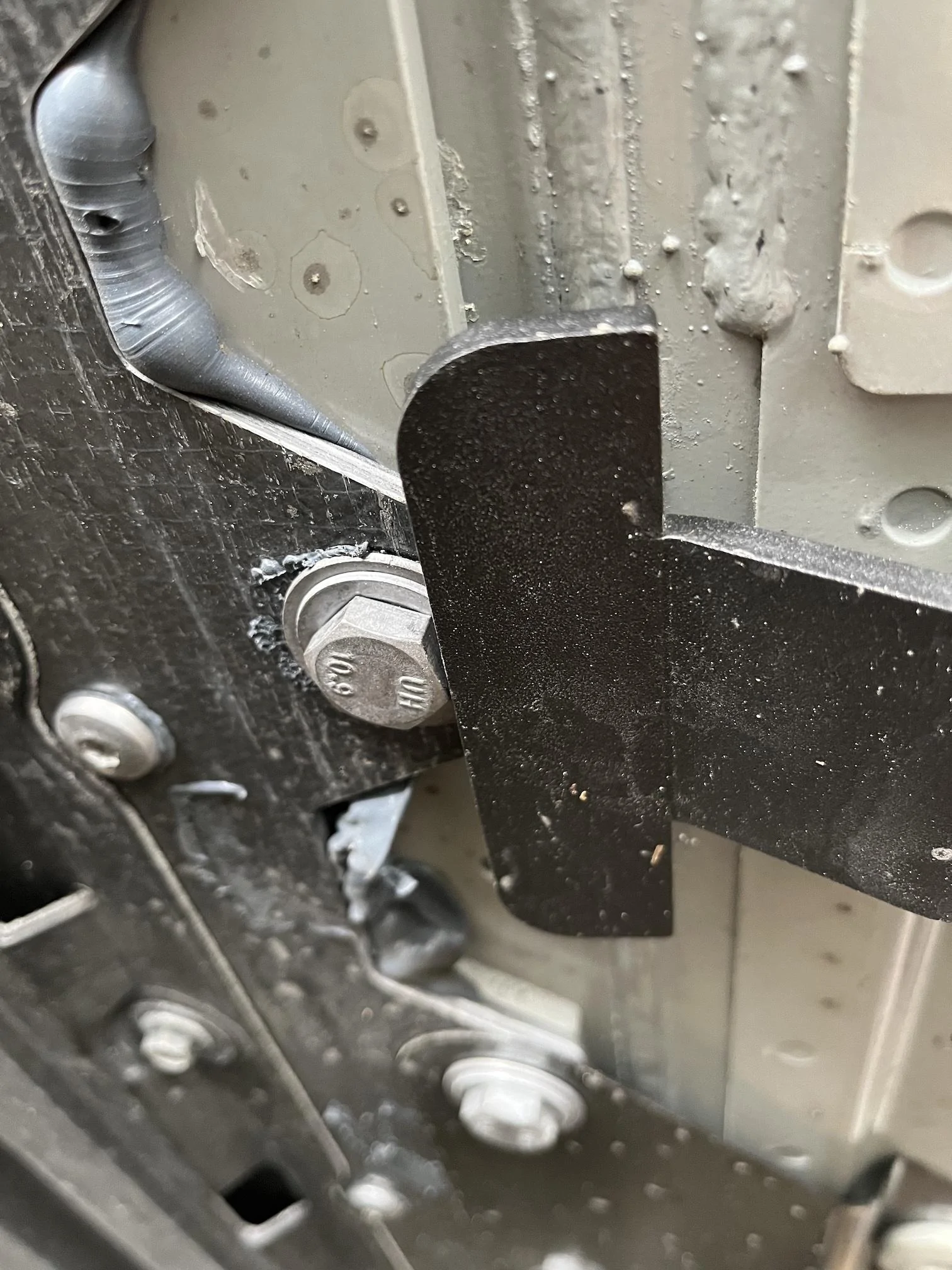 Rivian R1T R1S Introducing RMaxx Running Boards & Rock Sliders for Rivian R1T / R1S from Team 1EV 3