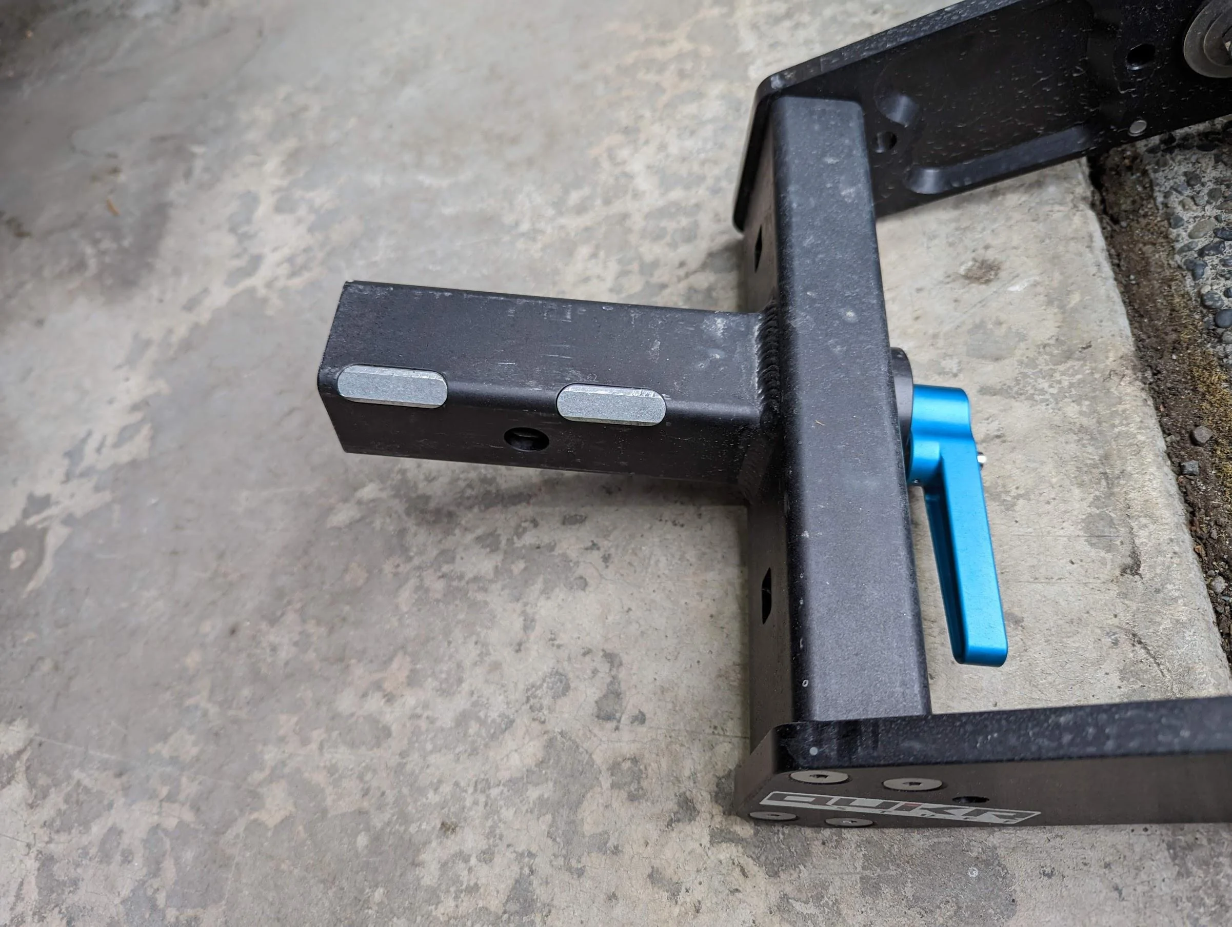 Rivian R1T R1S Anyone racking Fat Tire E-bikes with their Rivian? Mach2 stinger