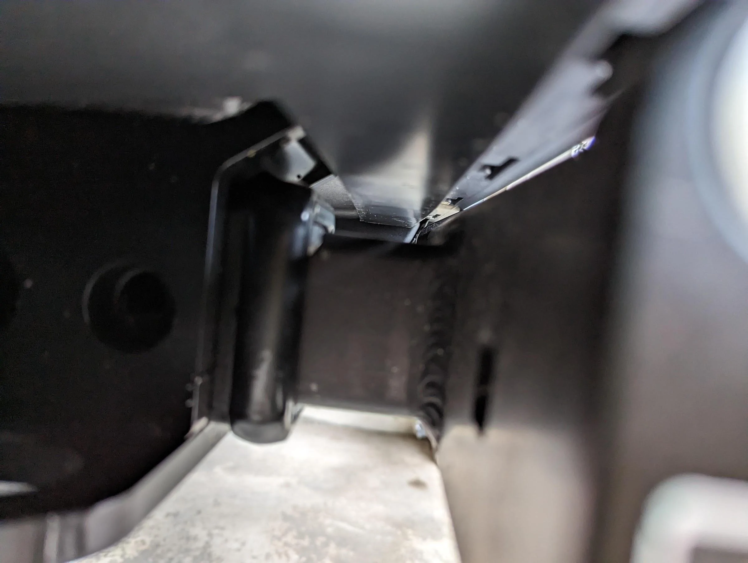 Rivian R1T R1S Anyone racking Fat Tire E-bikes with their Rivian? Mach2 inserted