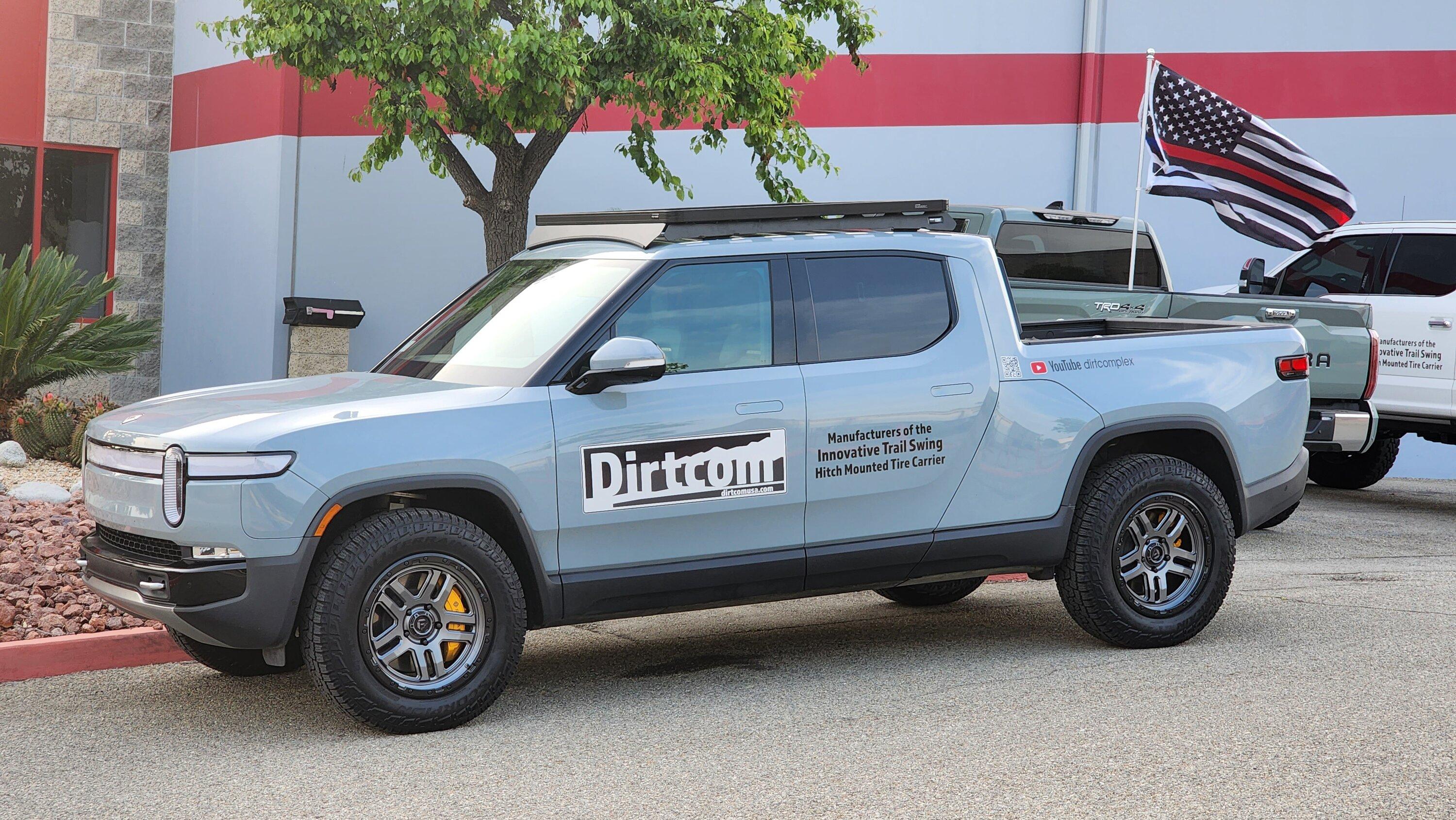 Rivian R1T R1S *New Product Alert* Front Runner Slimline II Roof Rack Installed. 20230609_192428