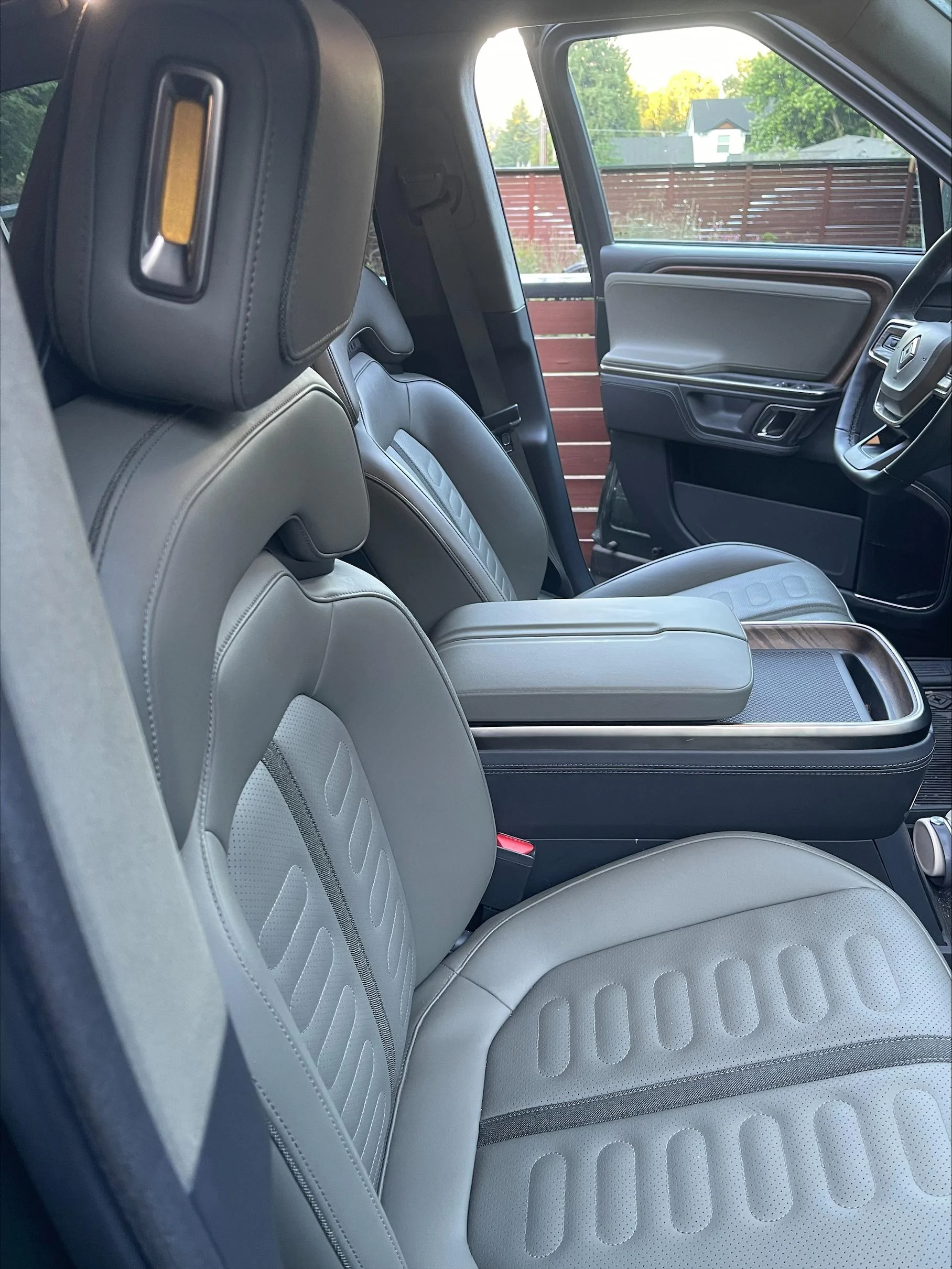 Rivian R1T R1S R1T Driver Seat Position r1t_seat