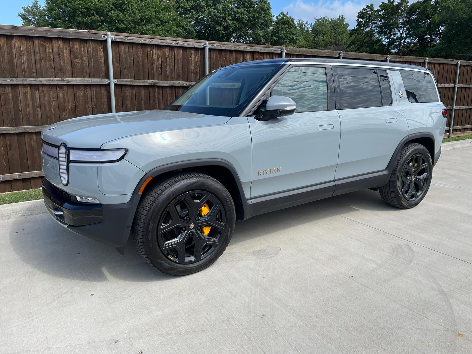 Rivian R1T R1S 22s Bright to 22s Blacked Out Wheels in 5 Hours using vinyl decals WhatsApp Image 2023-06-10 at 10.49.42 AM