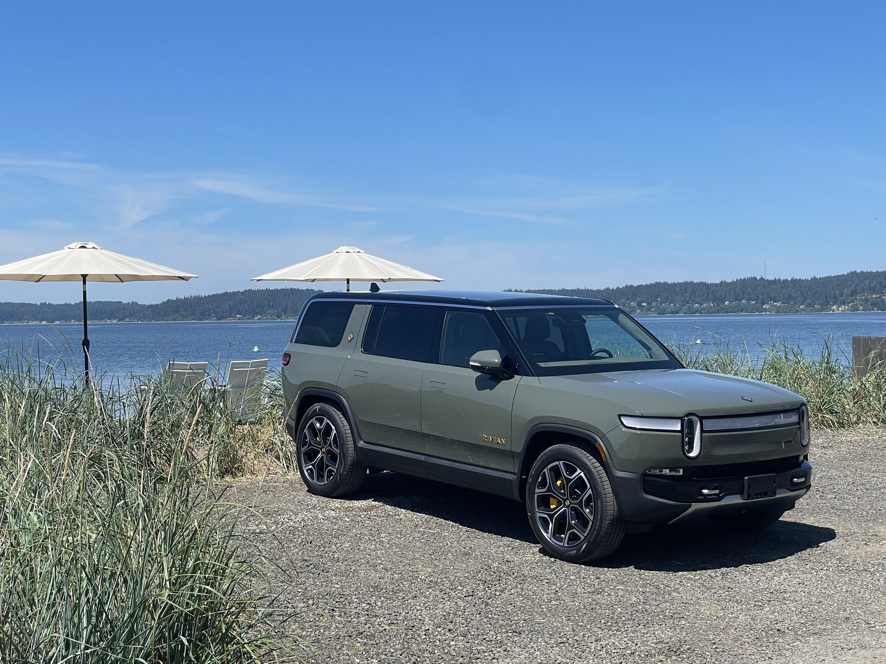 Rivian R1T R1S ? LAUNCH GREEN R1S  Photos tempImagee255hq