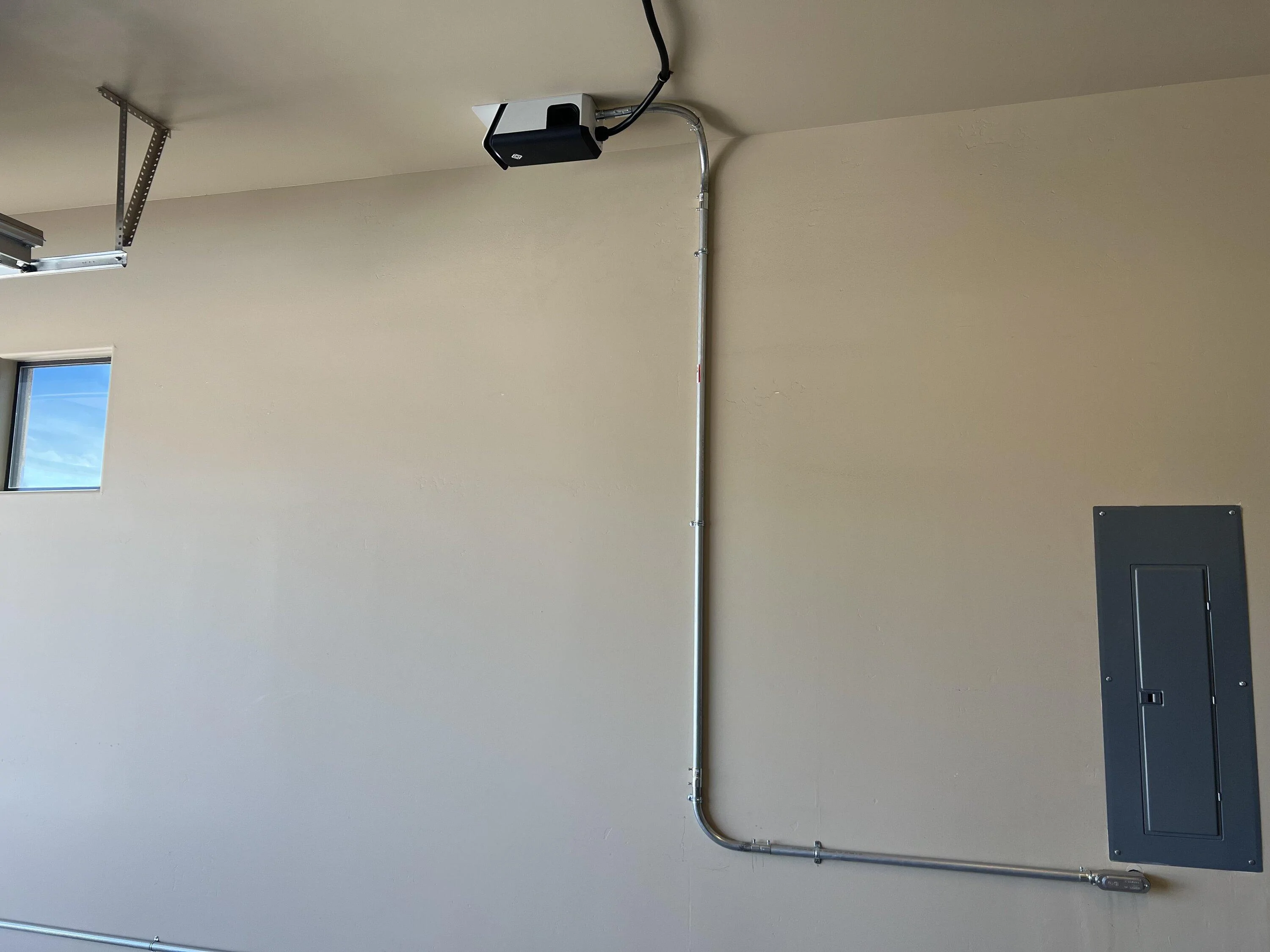 Rivian R1T R1S Ceiling mounted Rivian wall charger with drop down cord Charger_02