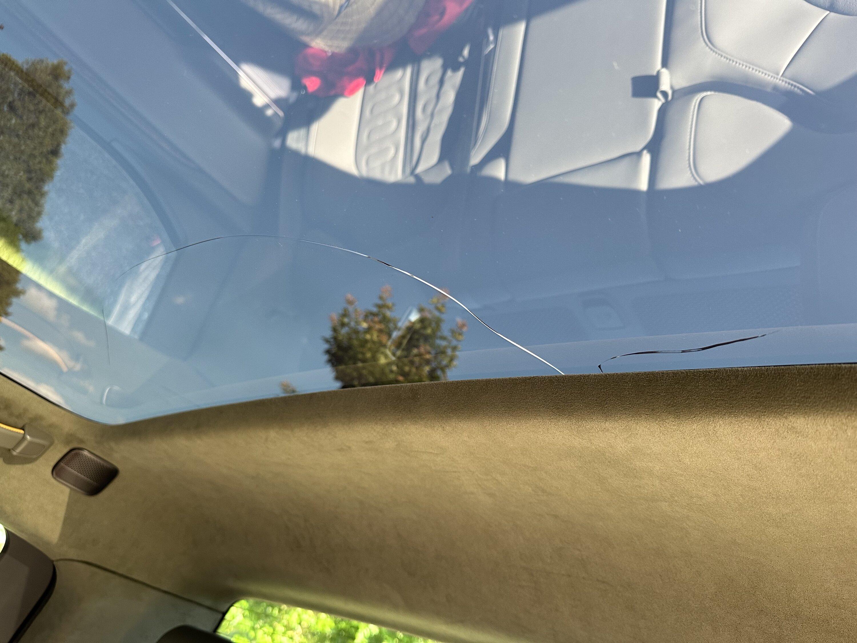 Rivian R1T R1S Windshield glass is trash IMG_5702