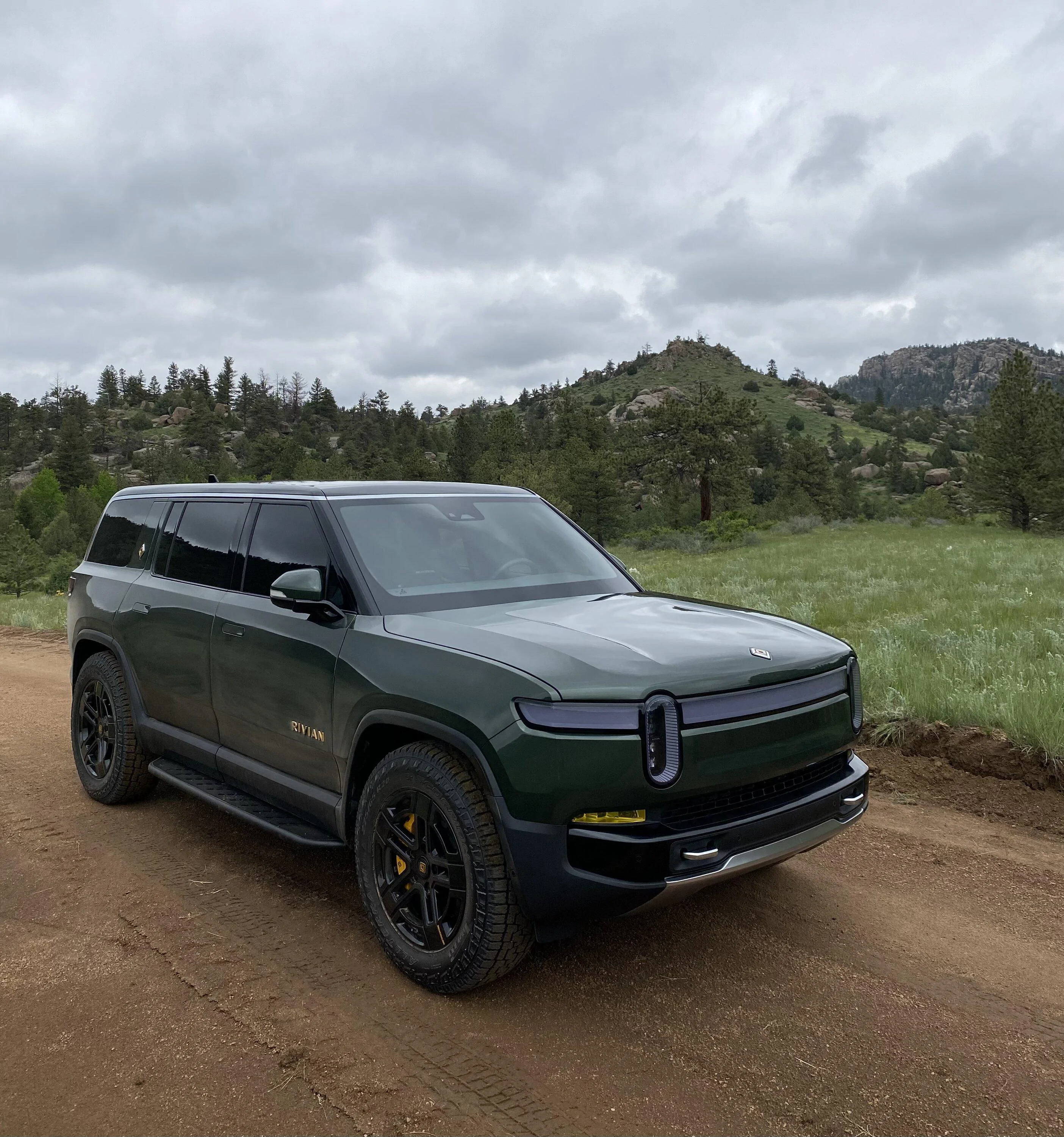 Rivian R1T R1S Introducing RMaxx Running Boards & Rock Sliders for Rivian R1T / R1S from Team 1EV IMG_6013